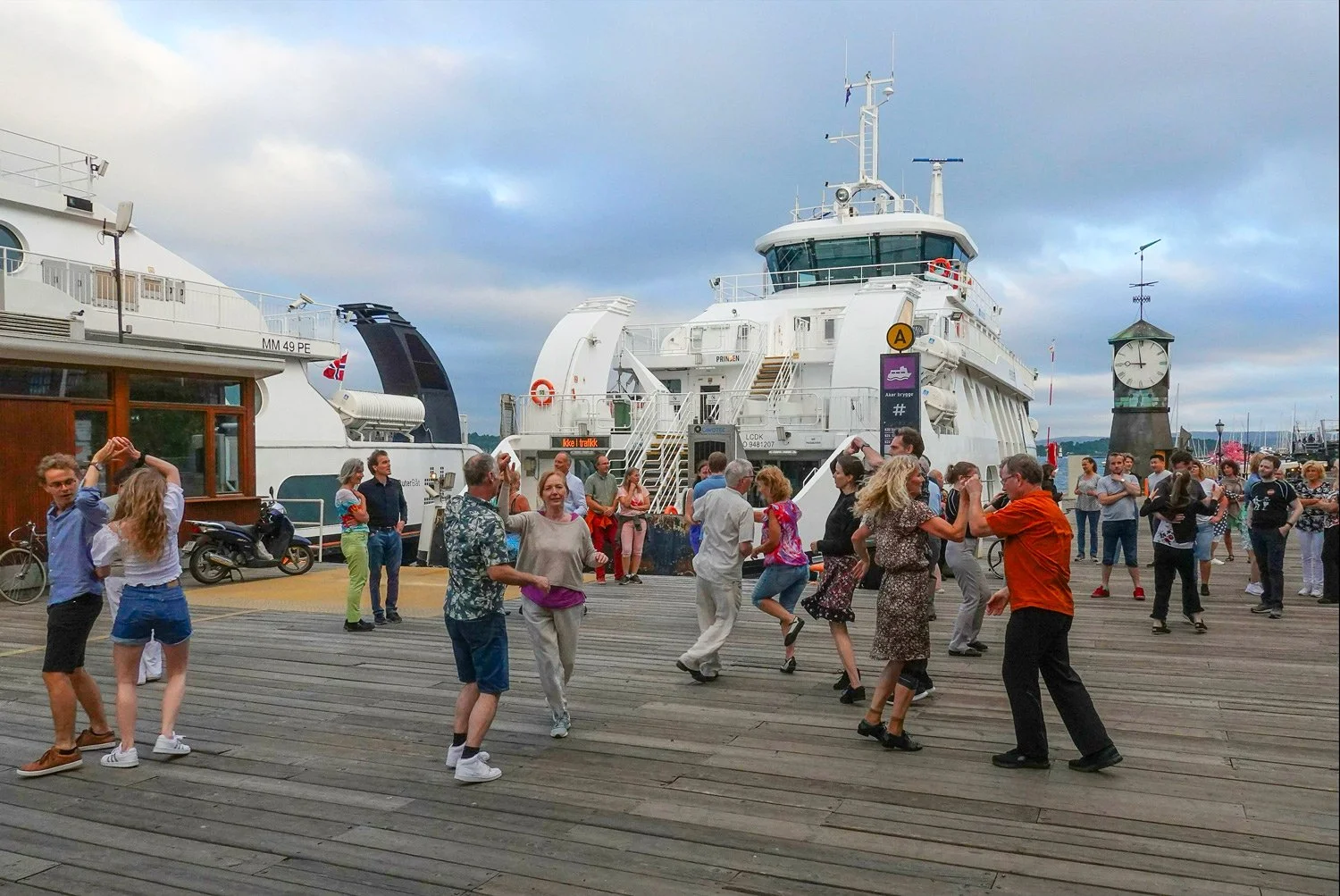 POST 9 KOM OG DANS - Bryggedans