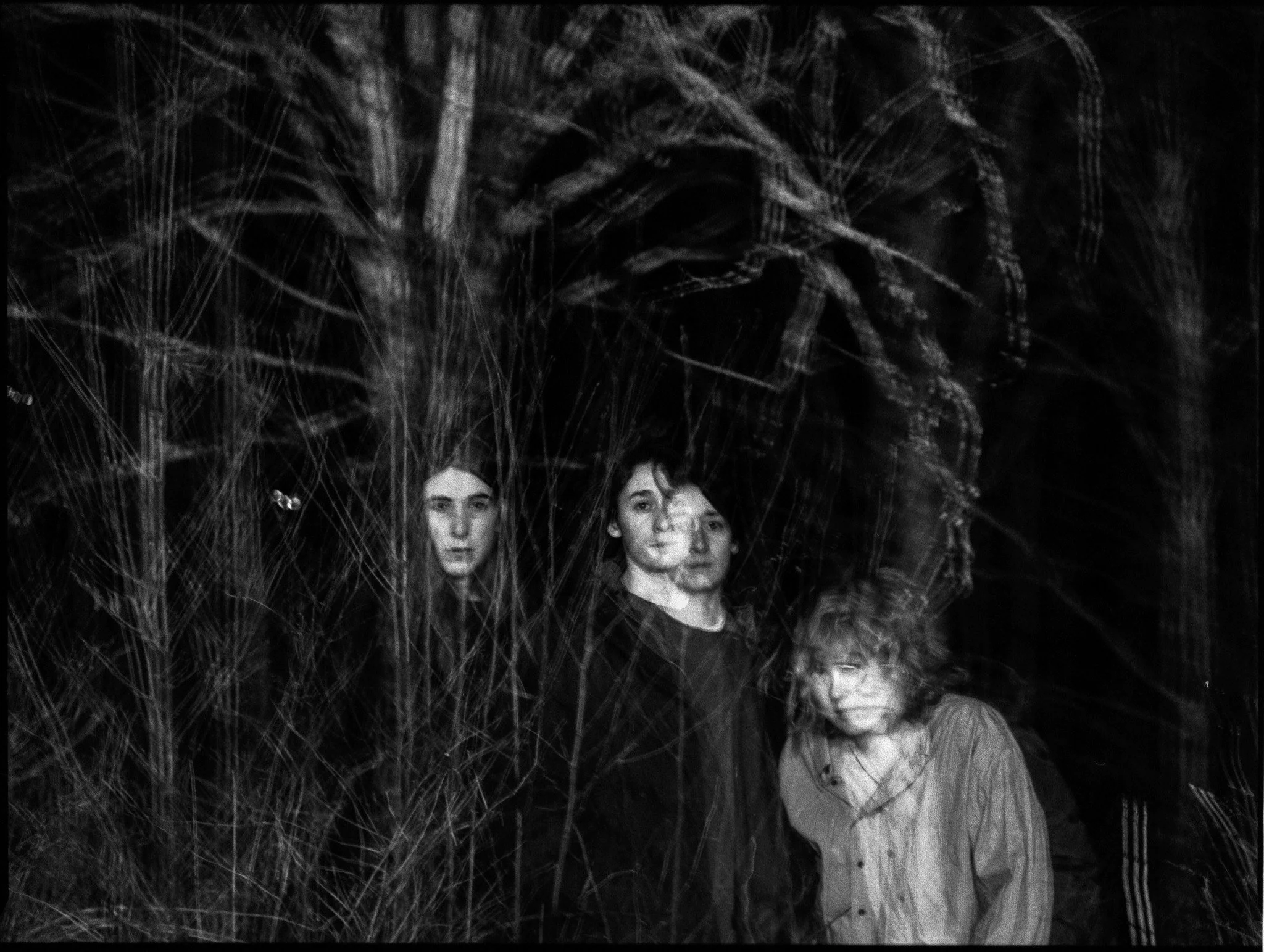 A Chain in Motion: Onė Maldonytė, Elisa Halvorsen and Alejandra Aguilar
