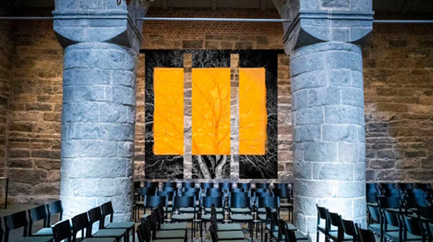  Utstillingen «pilegrim» i Gamle Aker kirke  /  Åpen kirke og kafé