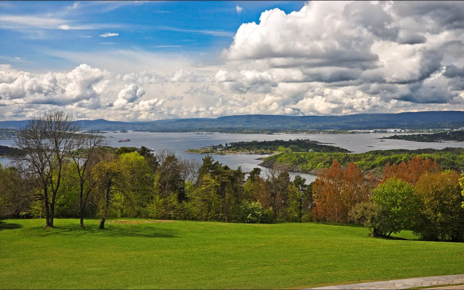 Oslo-web-spring-ekeberg-ekebergparken-web-ekebergsletta-10.53.31.jpg