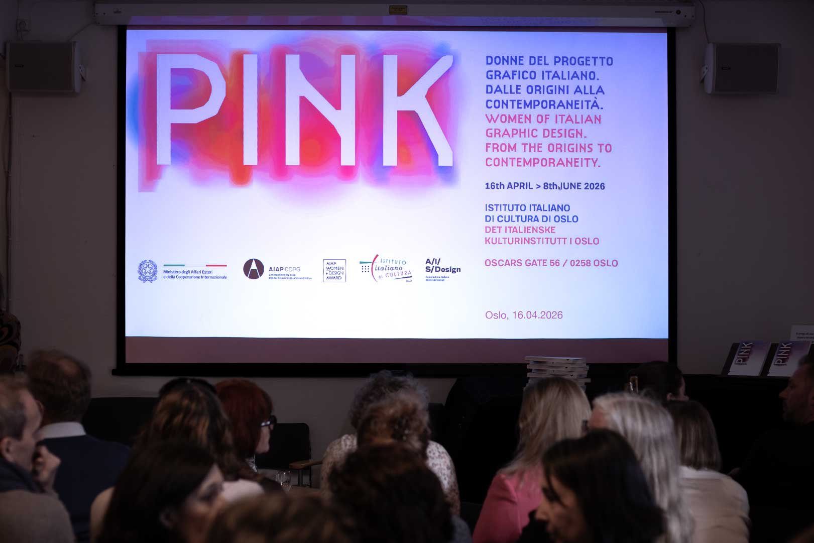 PINK. Kvinner i italiensk grafisk design: Fra opprinnelsen til i dag.