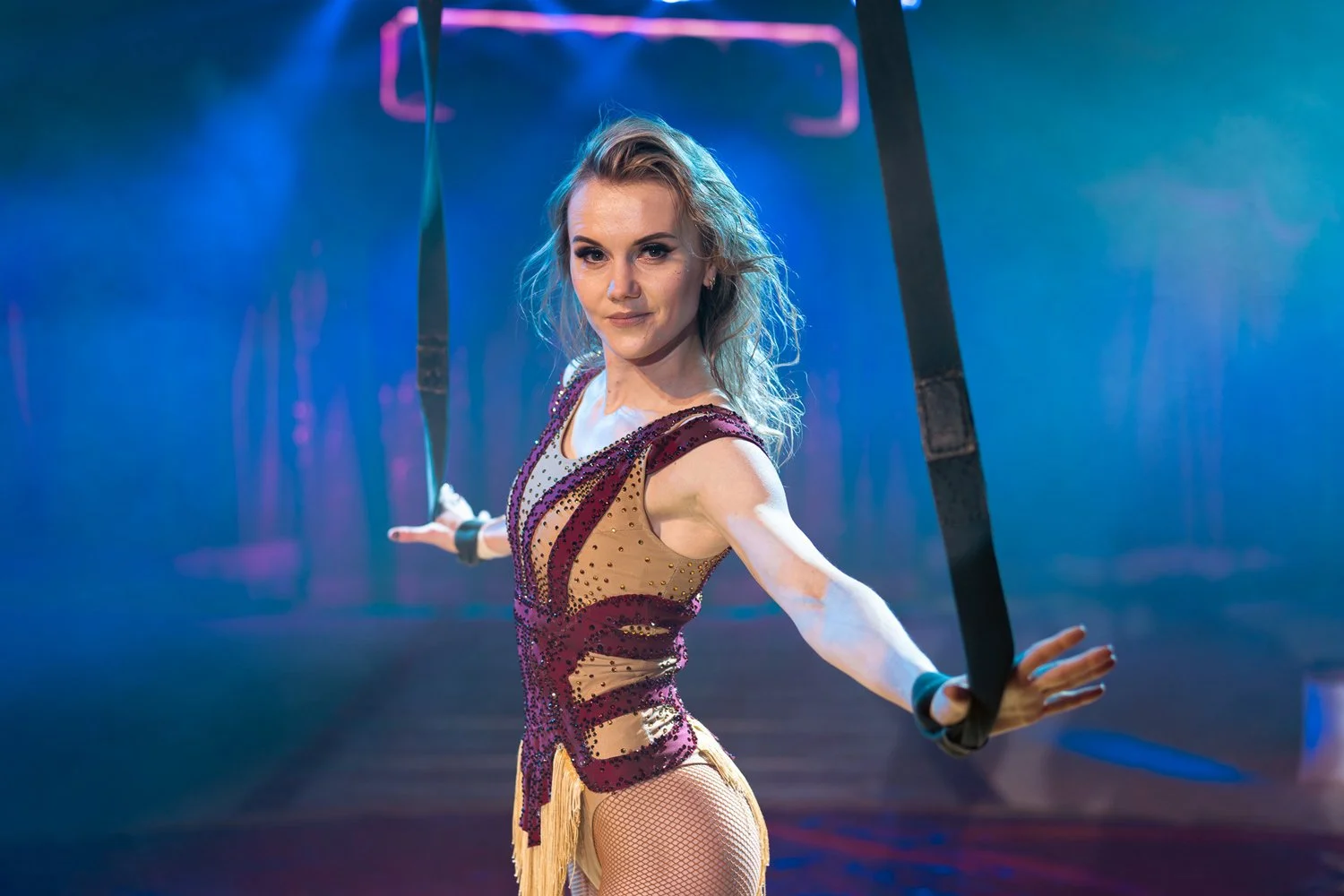 arnardo-web-Alina-Malko-tar-bungee-jumping-til-nye-høyder-og-tilfører-sjangeren-en-ny-og-ekstra-kraftfull-akrobatisk-dimensjon.-Foto-Gunstein-Myre.jpg