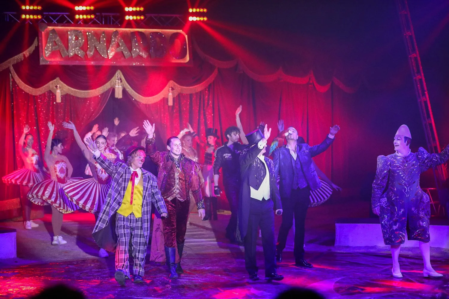 arnardo-web-Cirkus-Arnardos-nye-show.-Foto-Ellen-Valheim.jpg