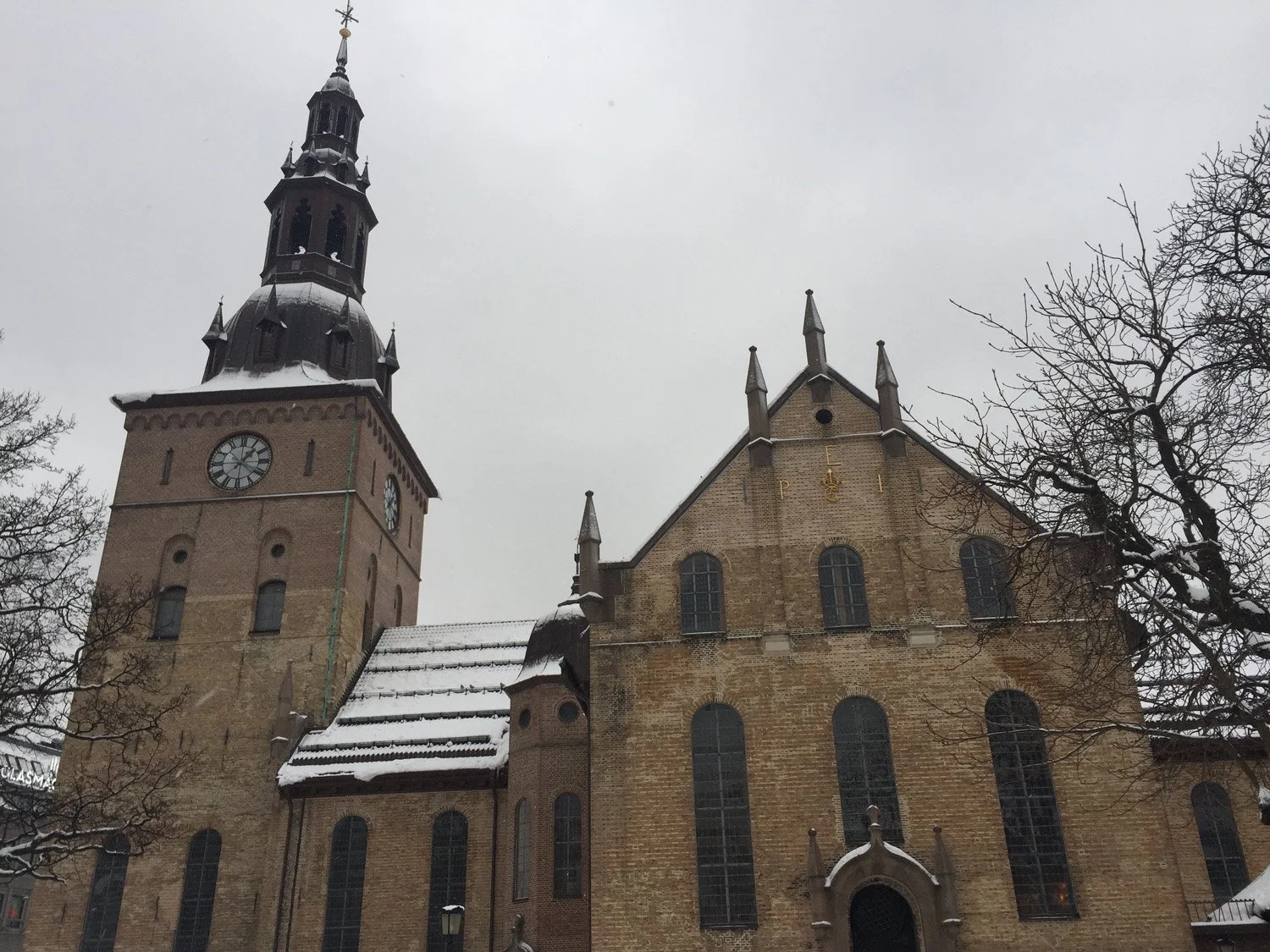 Oslo-web-Oslo-domkirke-1-11-kl.-19.47.44.jpg