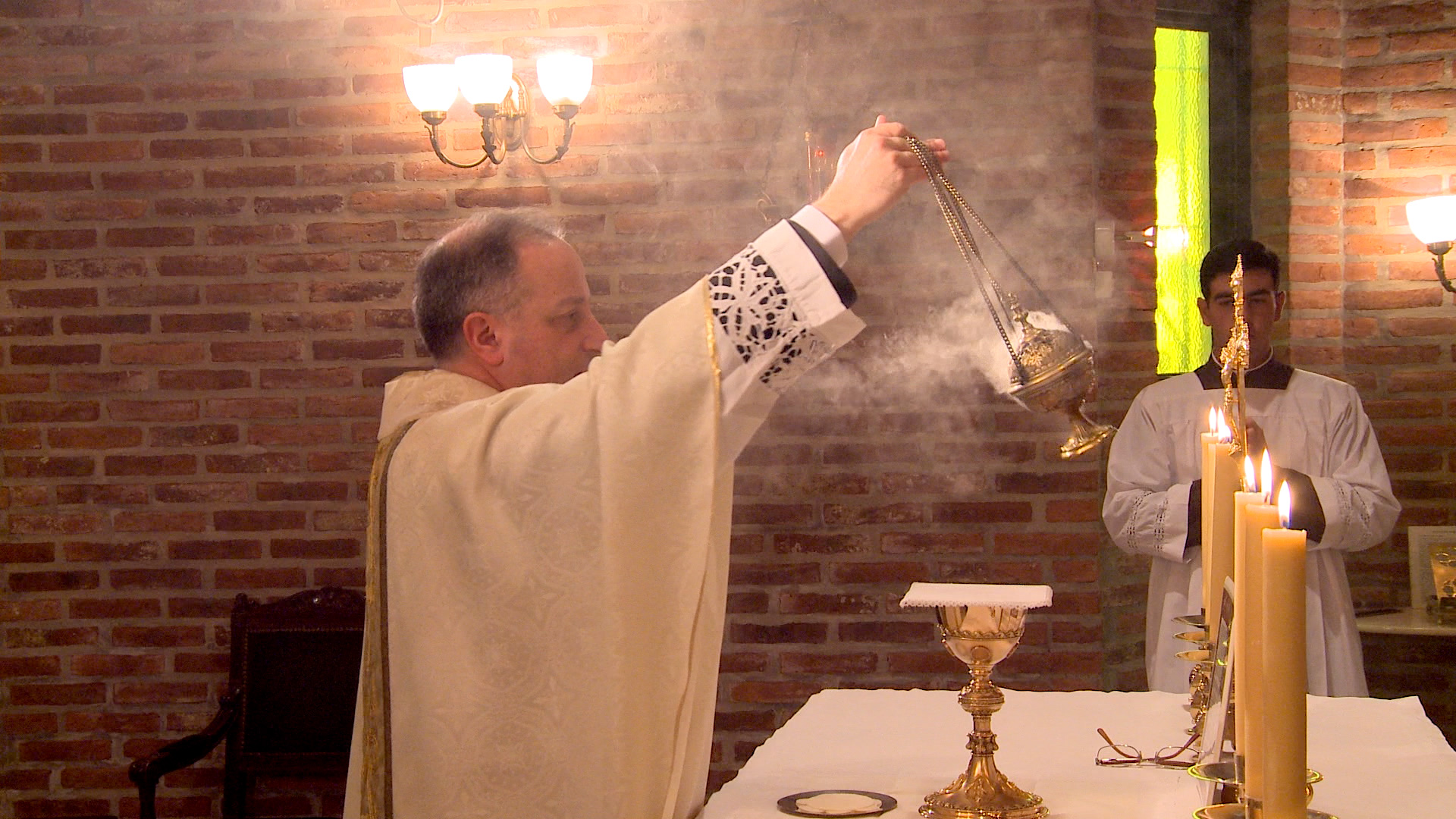 Yannuzzi-and-incense.jpg