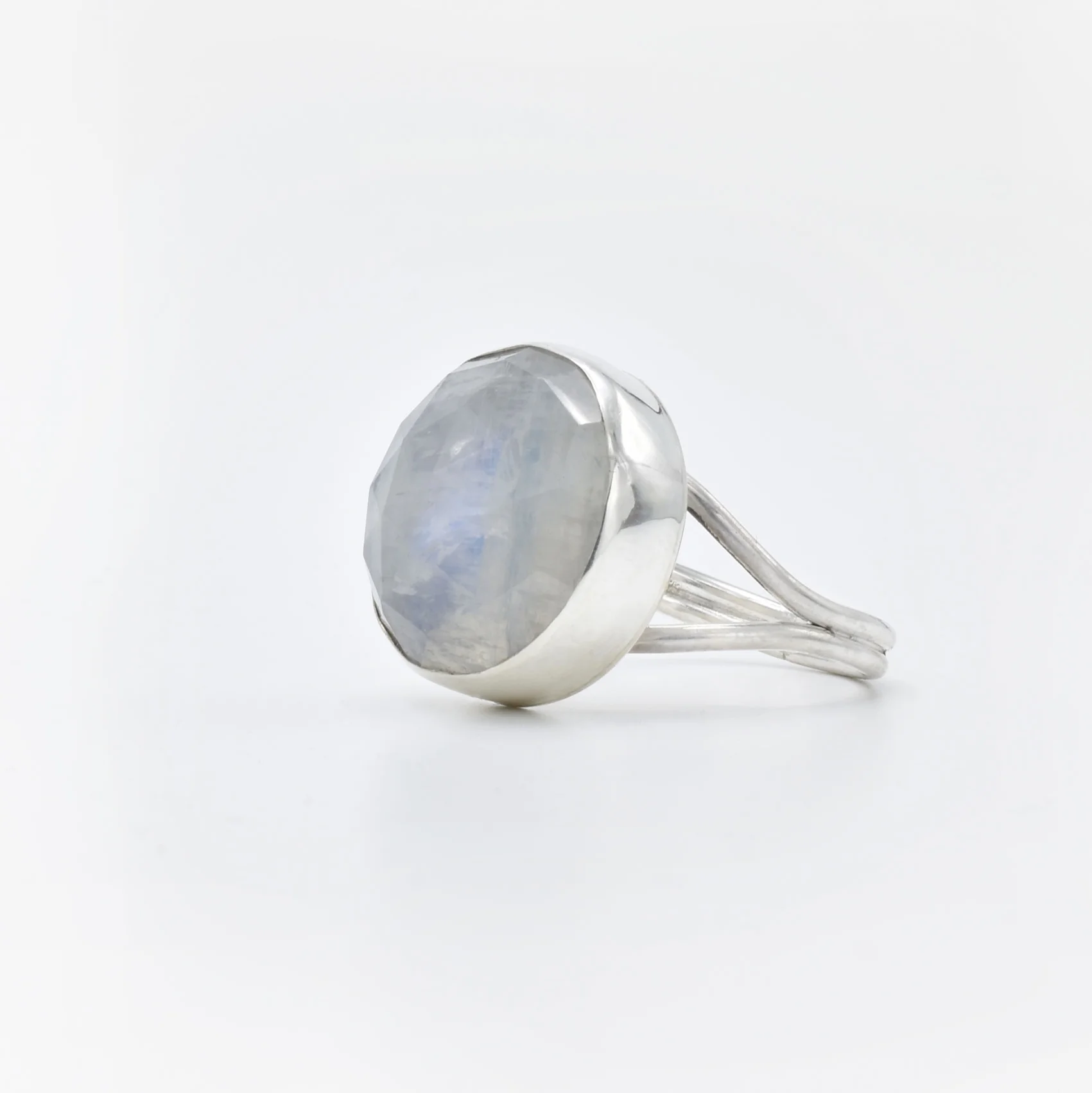 moonmstone_ring_sideview.jpg