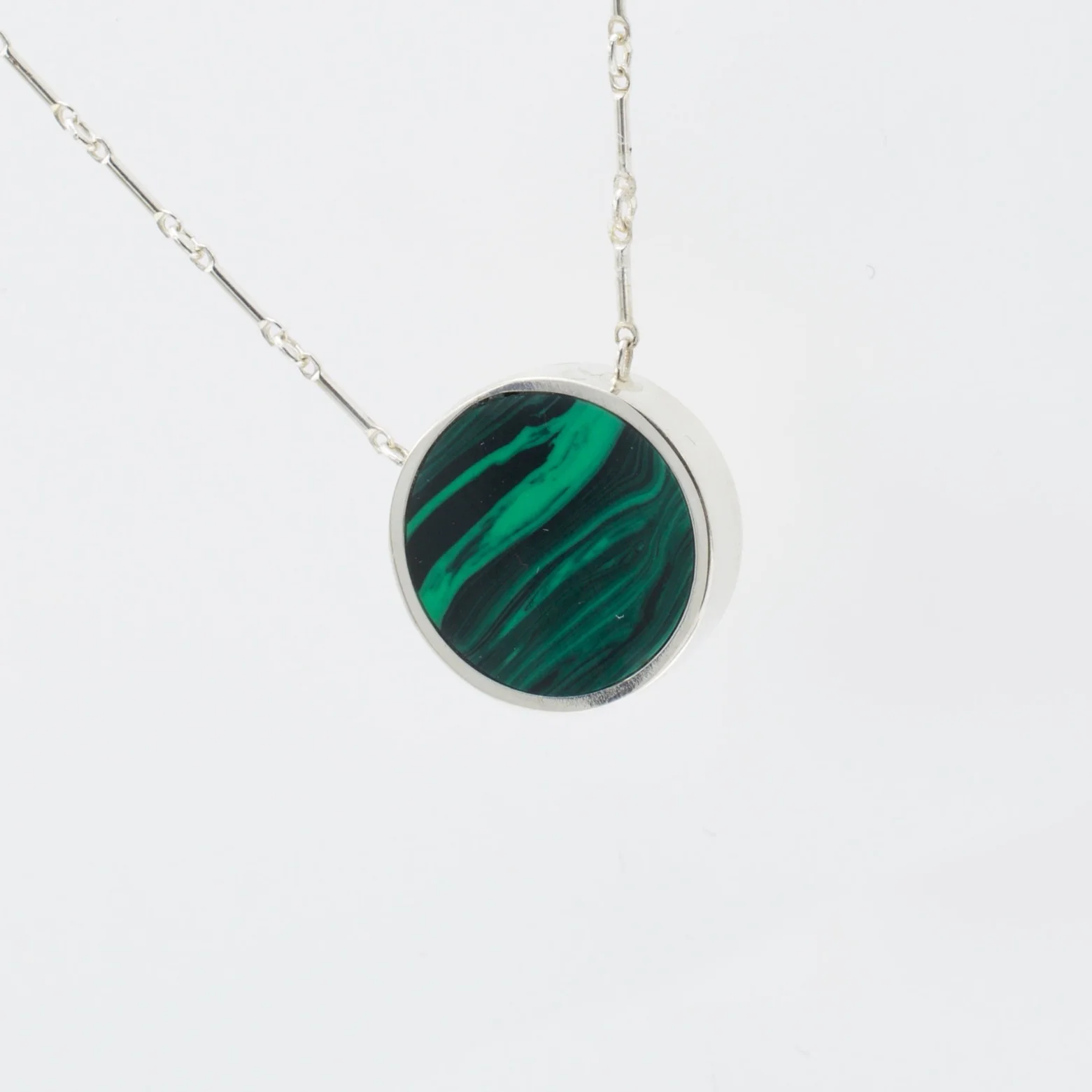 mod_necklace_malachite_silver.jpg