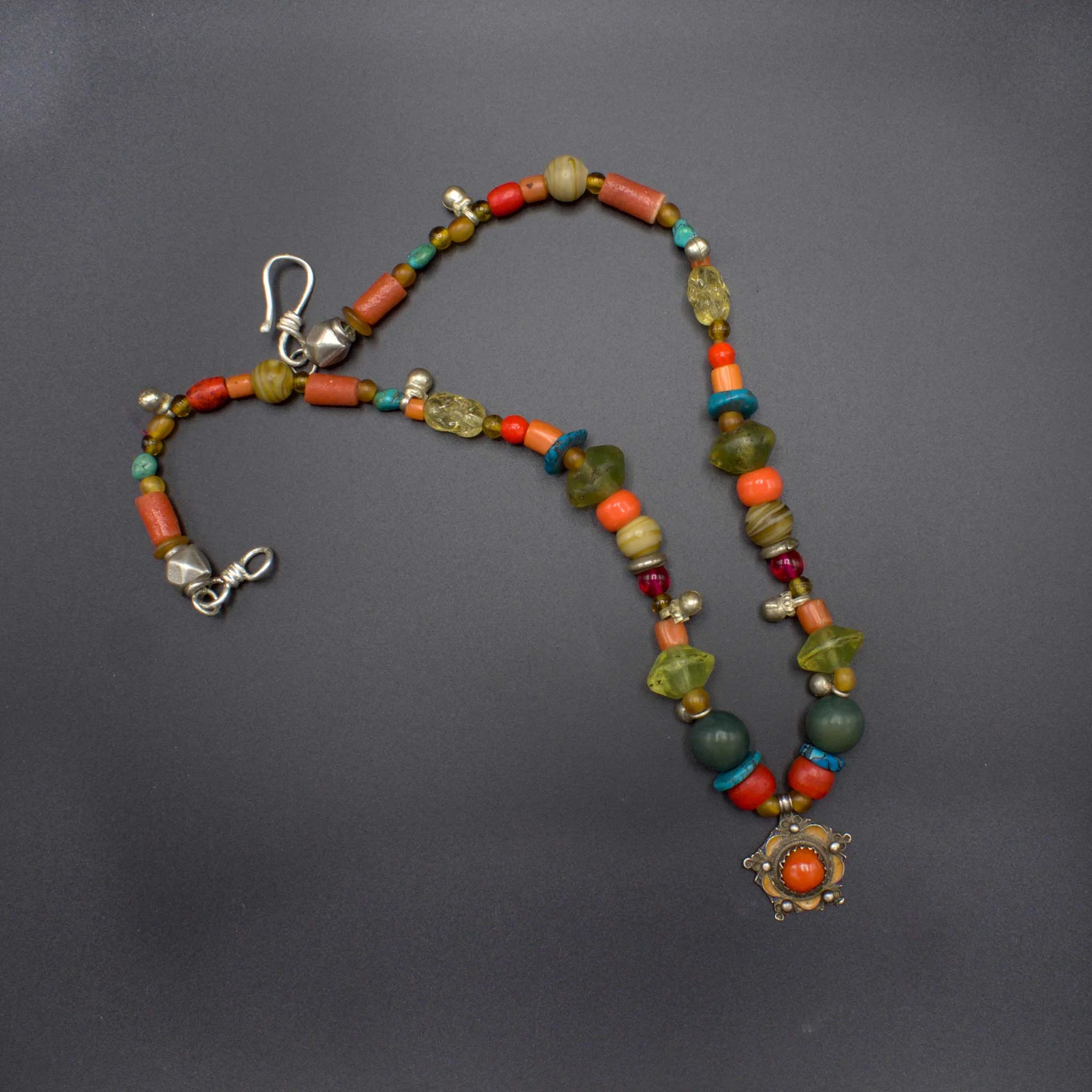 morrocan_flower_necklace.jpg