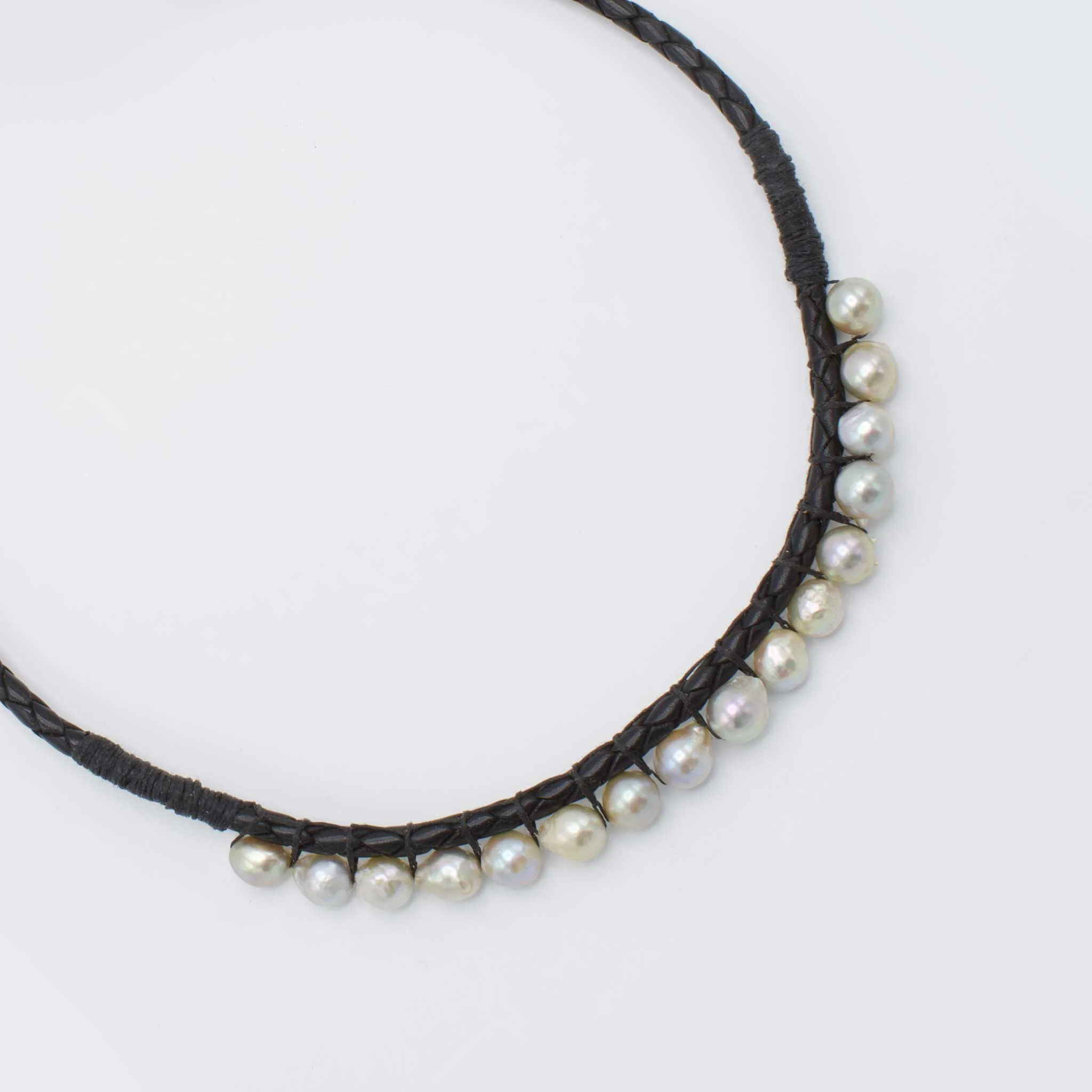 baroq_pearl_choker.jpg