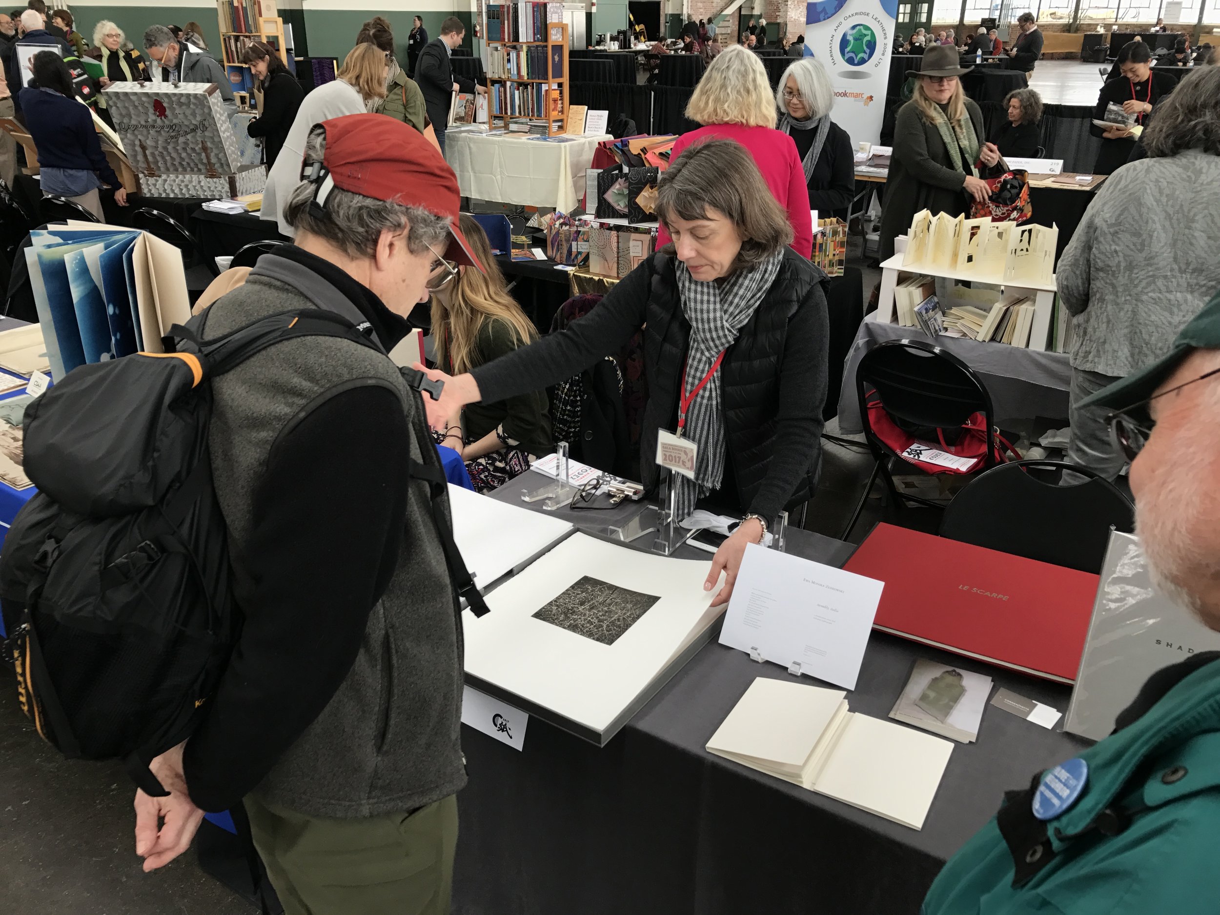 Liz Corden showing my "Feld und Flur" portfolio at CODEX