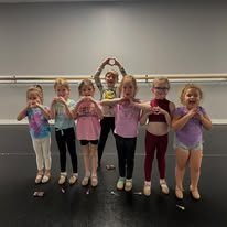 Contemporary dancers