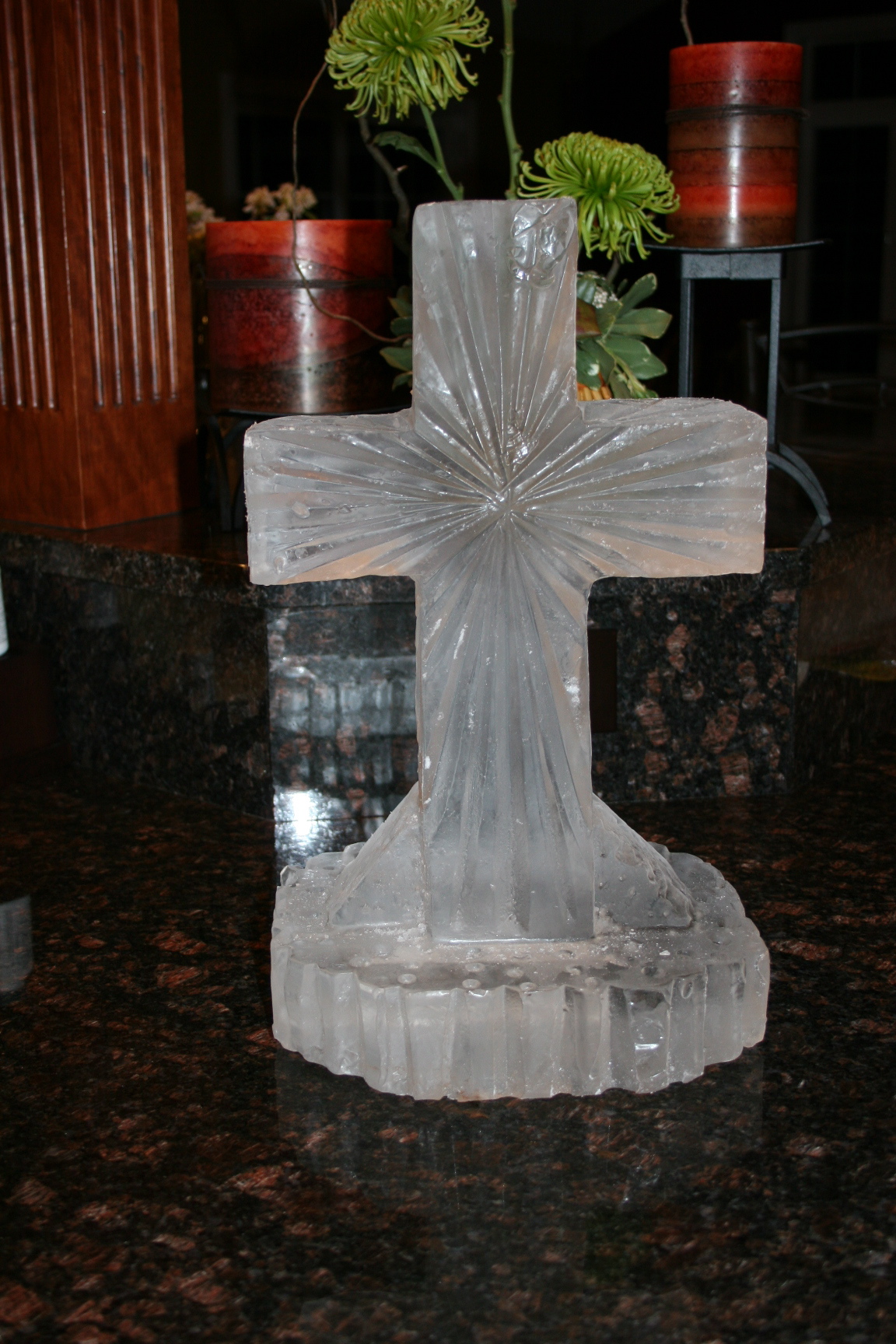 Ice Sculpture-Tabletop-Cross.jpg