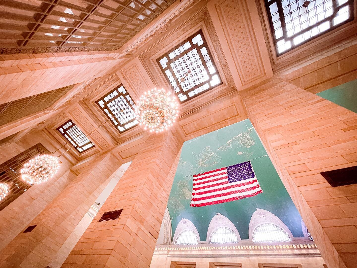 From my &ldquo;Going to Work&rdquo; Series: Grand Central Station

#grandcentralstation #manhattan #newyork #impressivebuildings #trains #travel #travelphotography #streets_storytelling #lensculture #lensculturestreets #ig_streetphotography #timeless