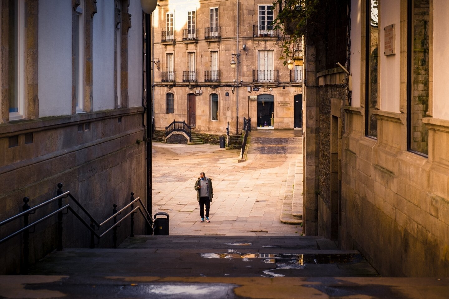 From my &quot;Lugo&quot; Series: Praza de Santa Maria, Lugo, Galicia, Spain

#Fujifilm #X-T4 #FujifilmSweepstakes #FujifilmPhotoDay 

#Lugo #Spain #walk #prazadesantamar&iacute;a #prazamayordelugo #galicia #travelphotography #travelphotographyoftheda