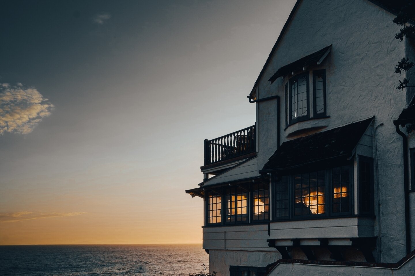 From my &quot;Future Home&quot; Series: Betty Davis's house at 1991 Ocean Way, Laguna Beach. 

Just the sunset on the Pacific Ocean makes me want it. Only $20 millions separates me.

#bettydavis #house #lagunabeach #sunset #pacificocean #coast #ocean