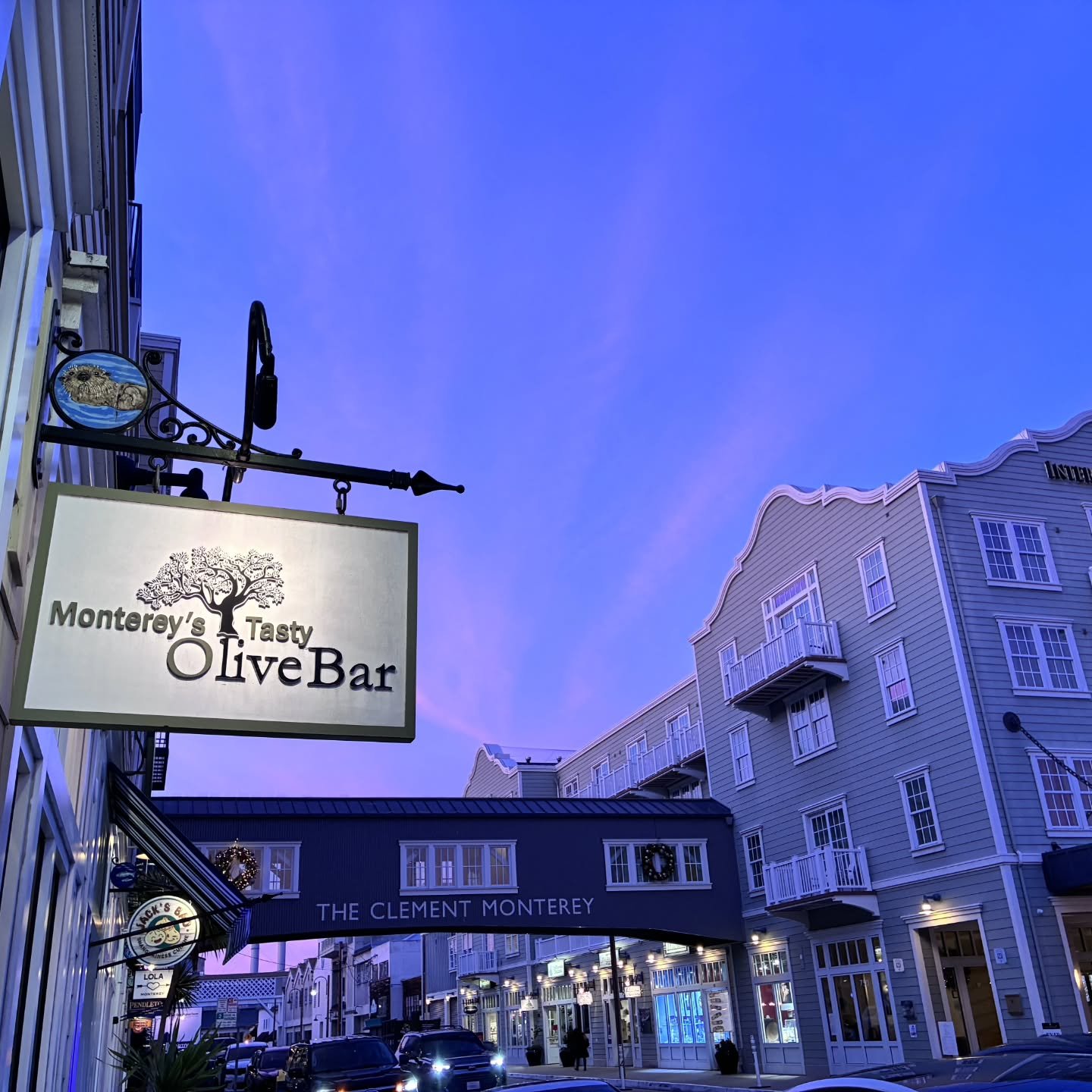 ✨️ ​To our incredible customers: Thank you!!
Thank you for supporting our small business, for trusting us, and for being part of our olive family journey. We wouldn&rsquo;t be here without your loyalty and love. ❤️ 🫶🏻
Swing on by and grab some EVOO