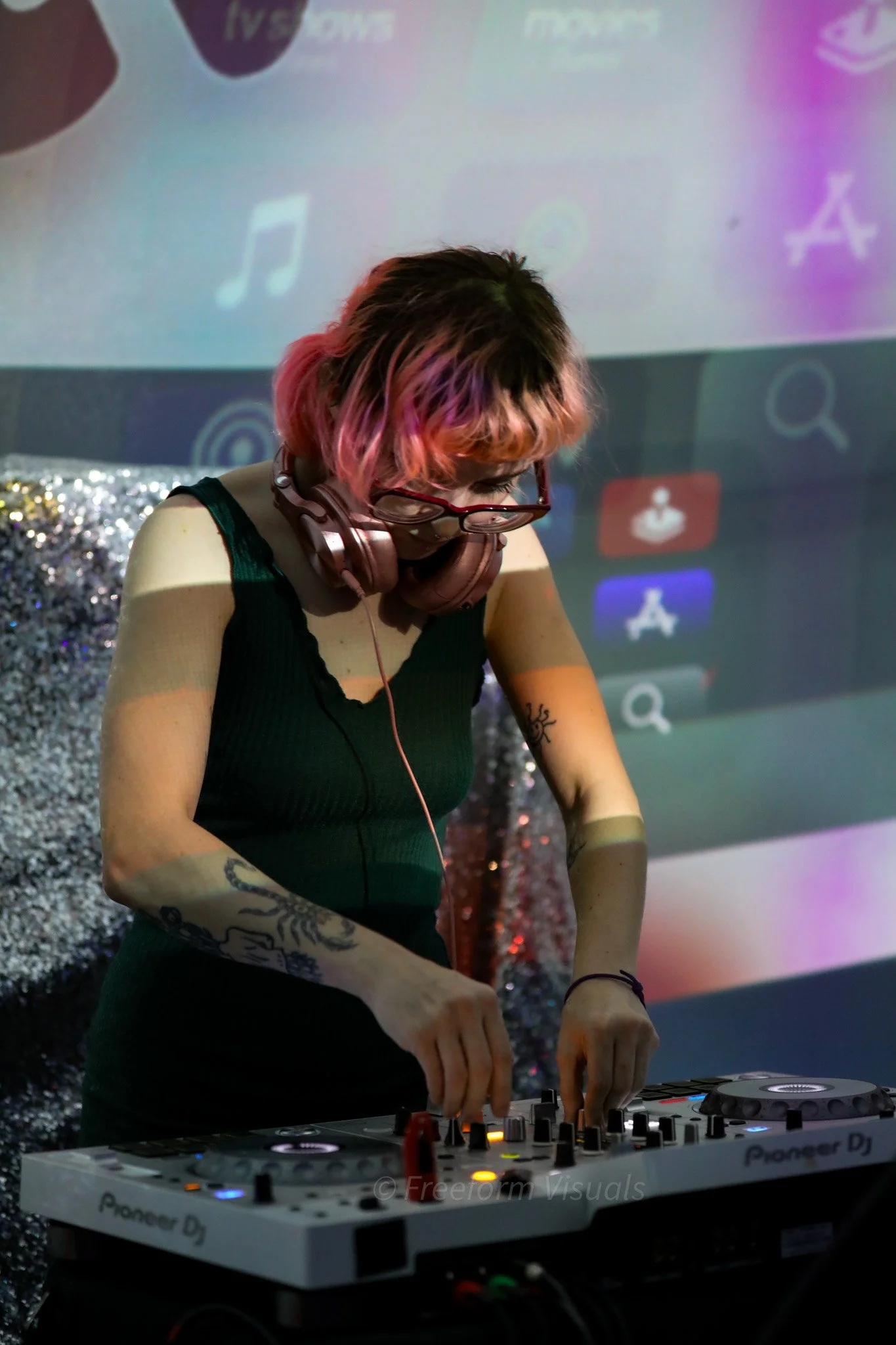 MicCheck Monday : DJs &amp; Visuals in the Dome 