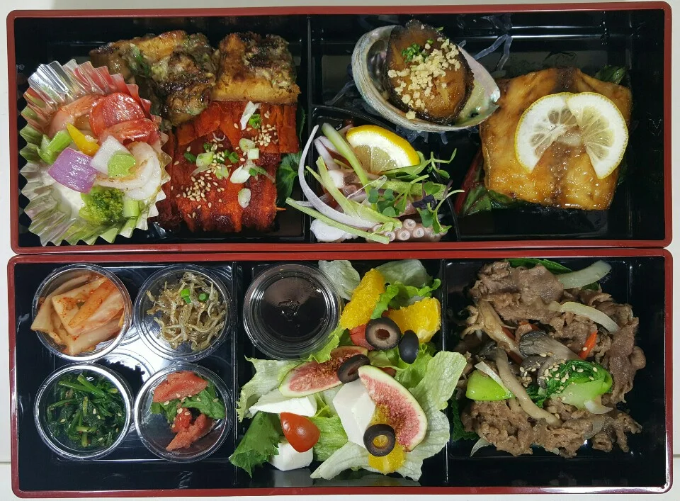 소불고기, 생선요리, 전복구이, 낙지초회, 북어찹쌀구이, 더덕구이, 올리브오일마르네이드새우, 무화과샐러드등 밑반찬
