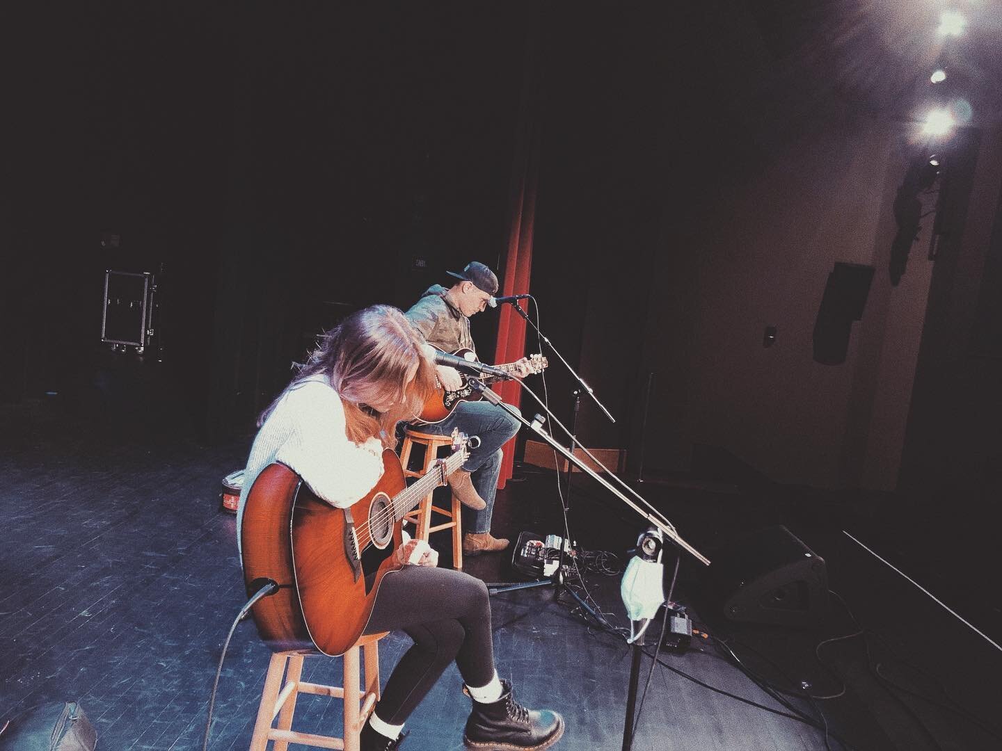 thank u so much to the @bluegrasshall for having me out to play some songs!! had a great time playing this awesome space with these talented fellas !! 🎸
#nashvillesongwriters #frankhurdband #bluegrasshall #owensborokentucky #singersongwriter