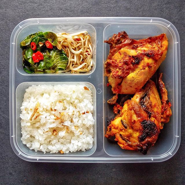 Konnyaku Rice, Ayam Panggang Saus Padang, Grilled Cuciwis dan Tauge.
.
.
•••#3SkinnyMinnies••• #3skinnyminnies #healthycateringjakarta #healthycateringjkt #healthycatering #cateringdiet #cateringjkt #cateringjakarfta #jktcatering #dietcatering #cateringbsd #cateringtangerang #cateringdiet #dietcateringjakarta #SkinnyRegularPackage #SkinnyNoSaltPackage #NoSaltMeal #CateringNoSalt #TanpaGaram #cateringtanpagaram