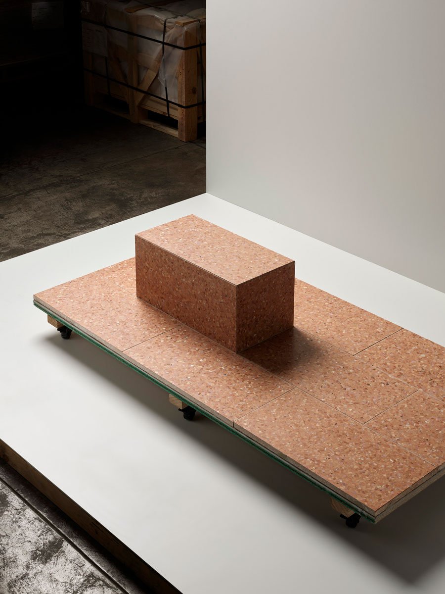 Fibonacci_WL_Plinth_NotTerracotta_001.jpg