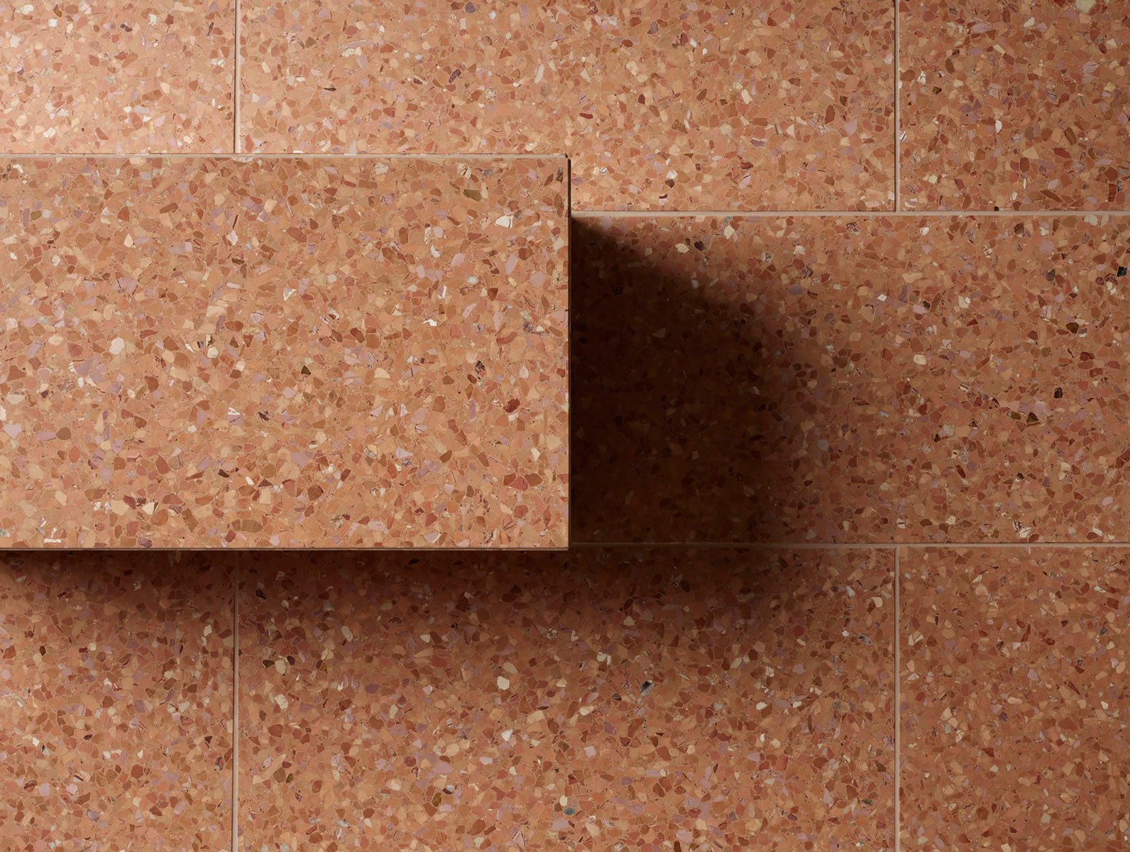 Fibonacci_WL_Plinth_NotTerracotta_004.jpg