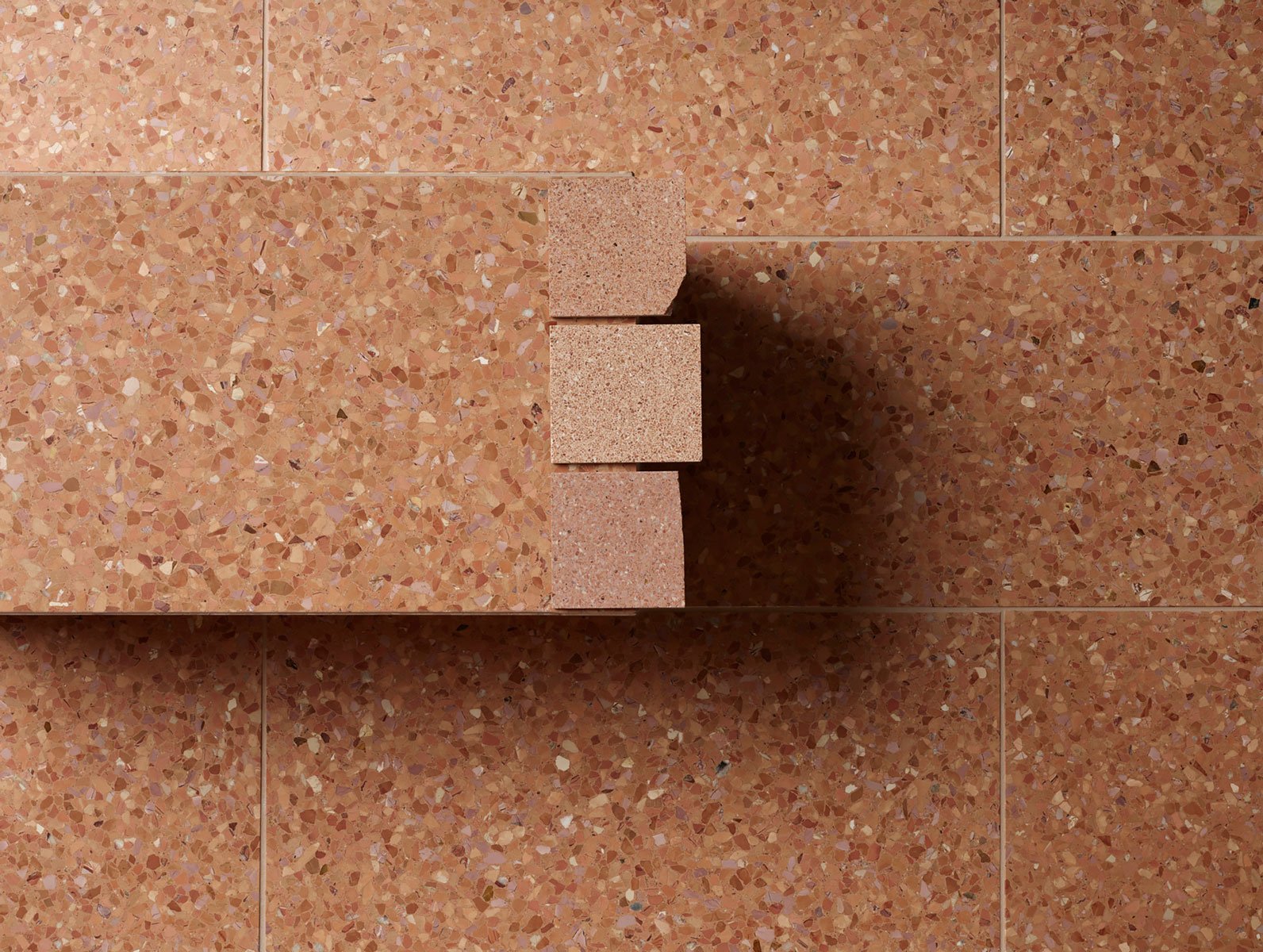 Fibonacci_WL_Plinth_NotTerracotta_005.jpg
