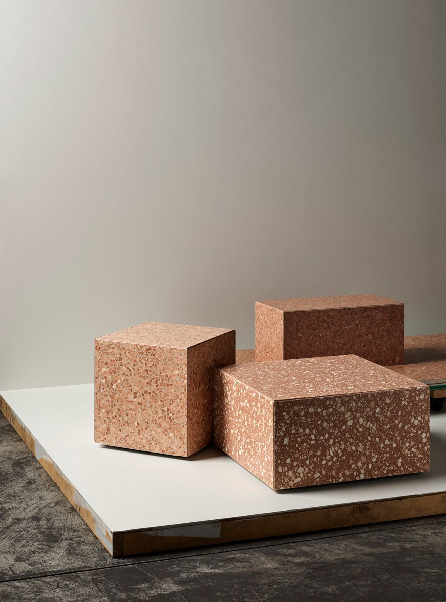 Fibonacci_WL_Plinth_TheReds_001.jpg