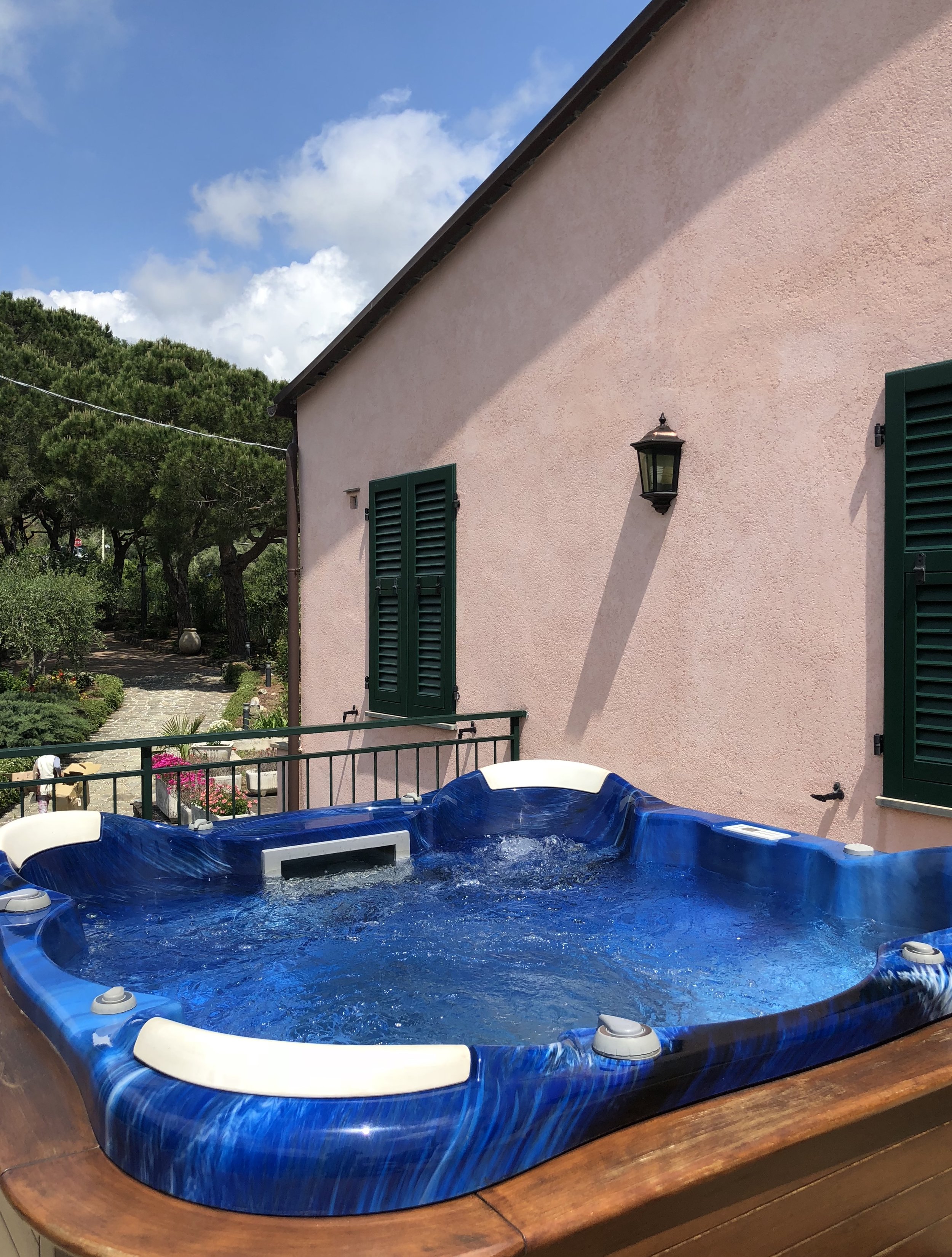  Hot tub with a view. 