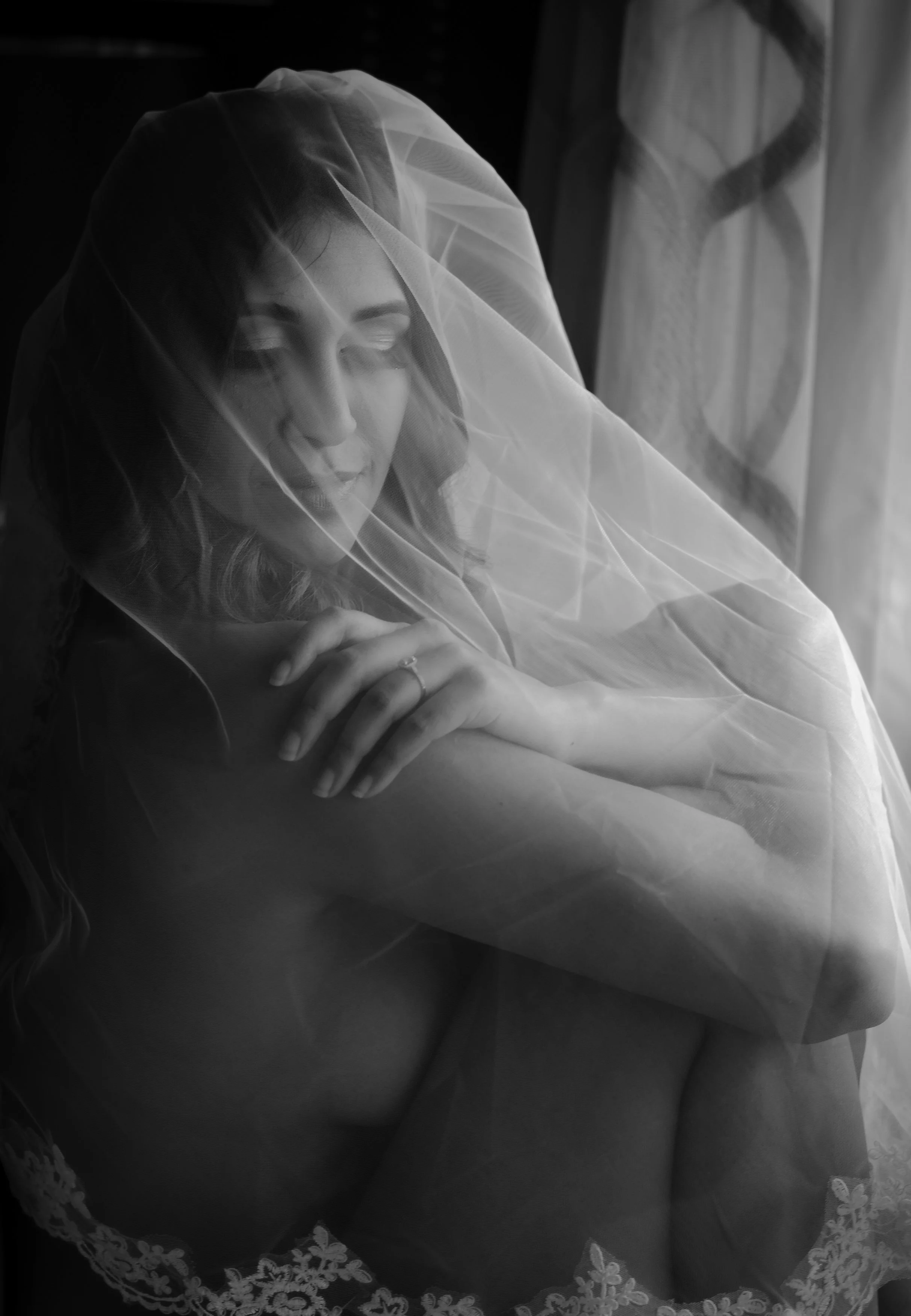 bridalboudoir(26of69)bw.jpg