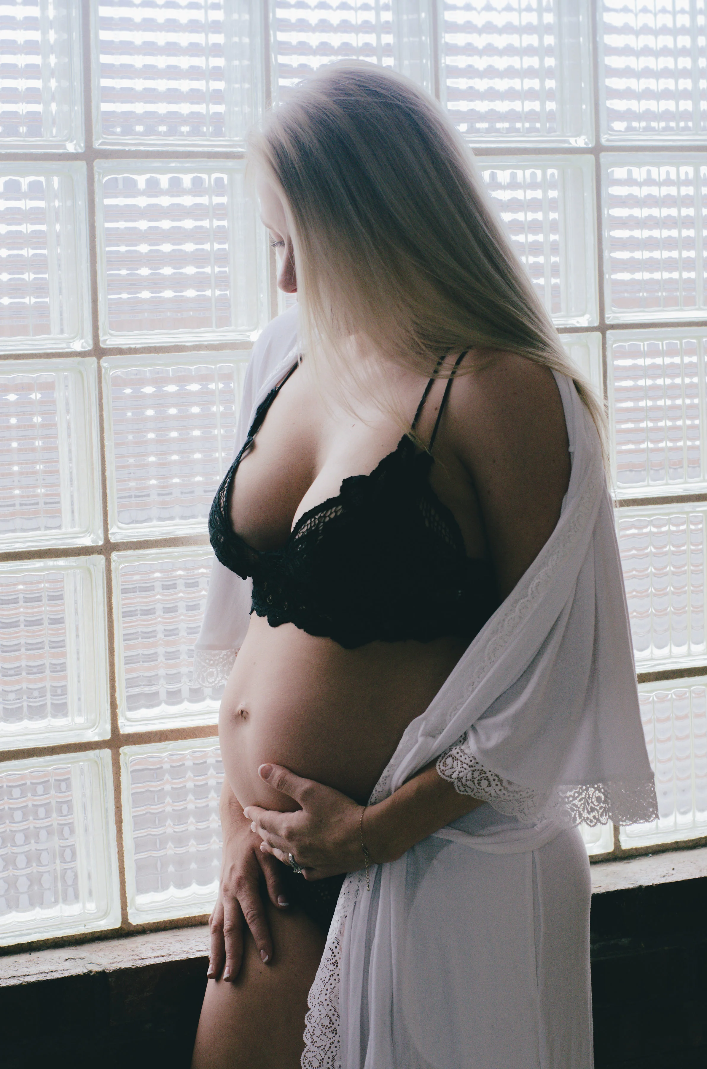 maternityboudoirportraitsbystudiopri(21of99).jpg