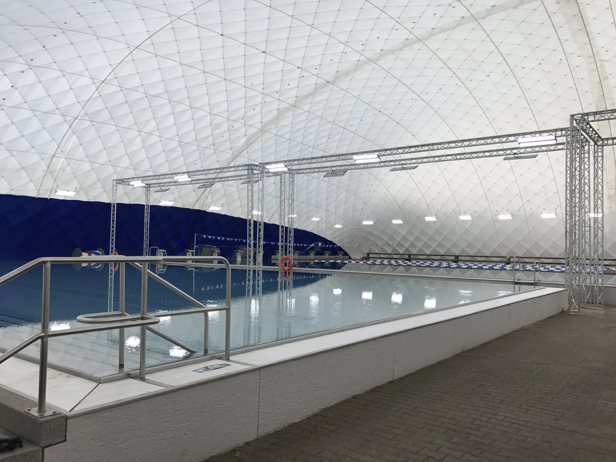 Temporäre Schwimmbadüberdachung