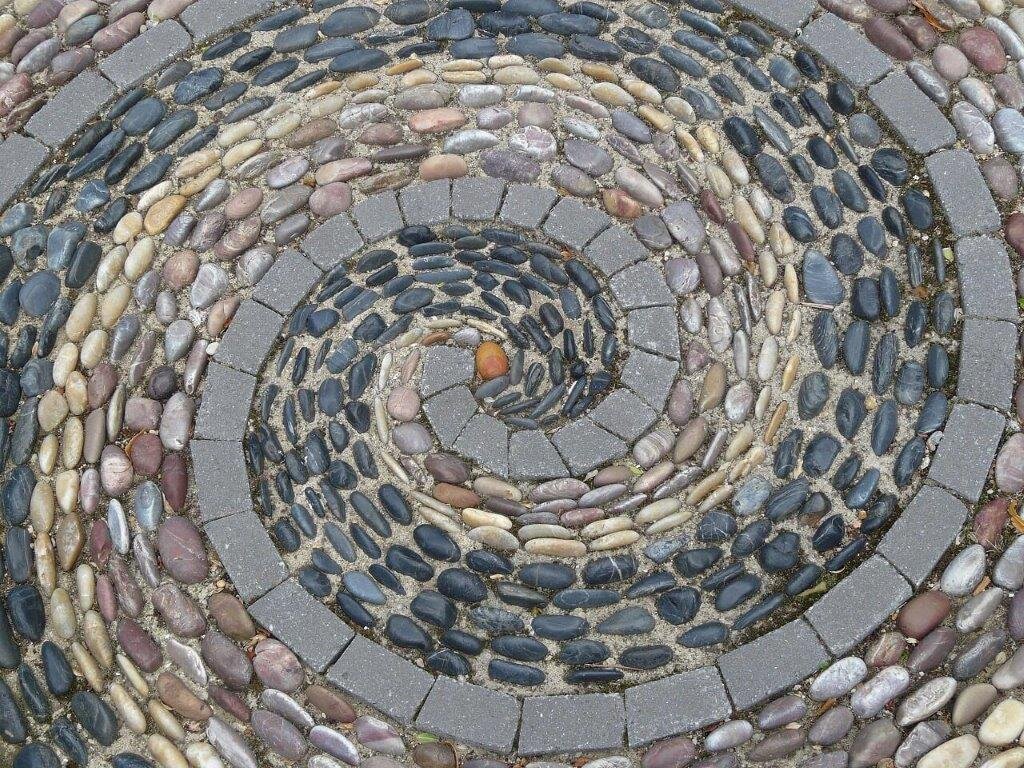 Pebble mosaic in Lincolnshire garden.jpg