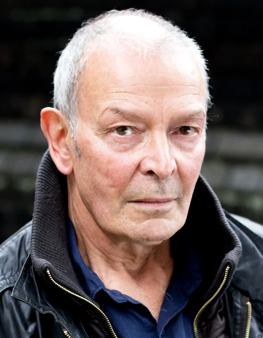 Damien Thomas Colour -9558 low res.JPG