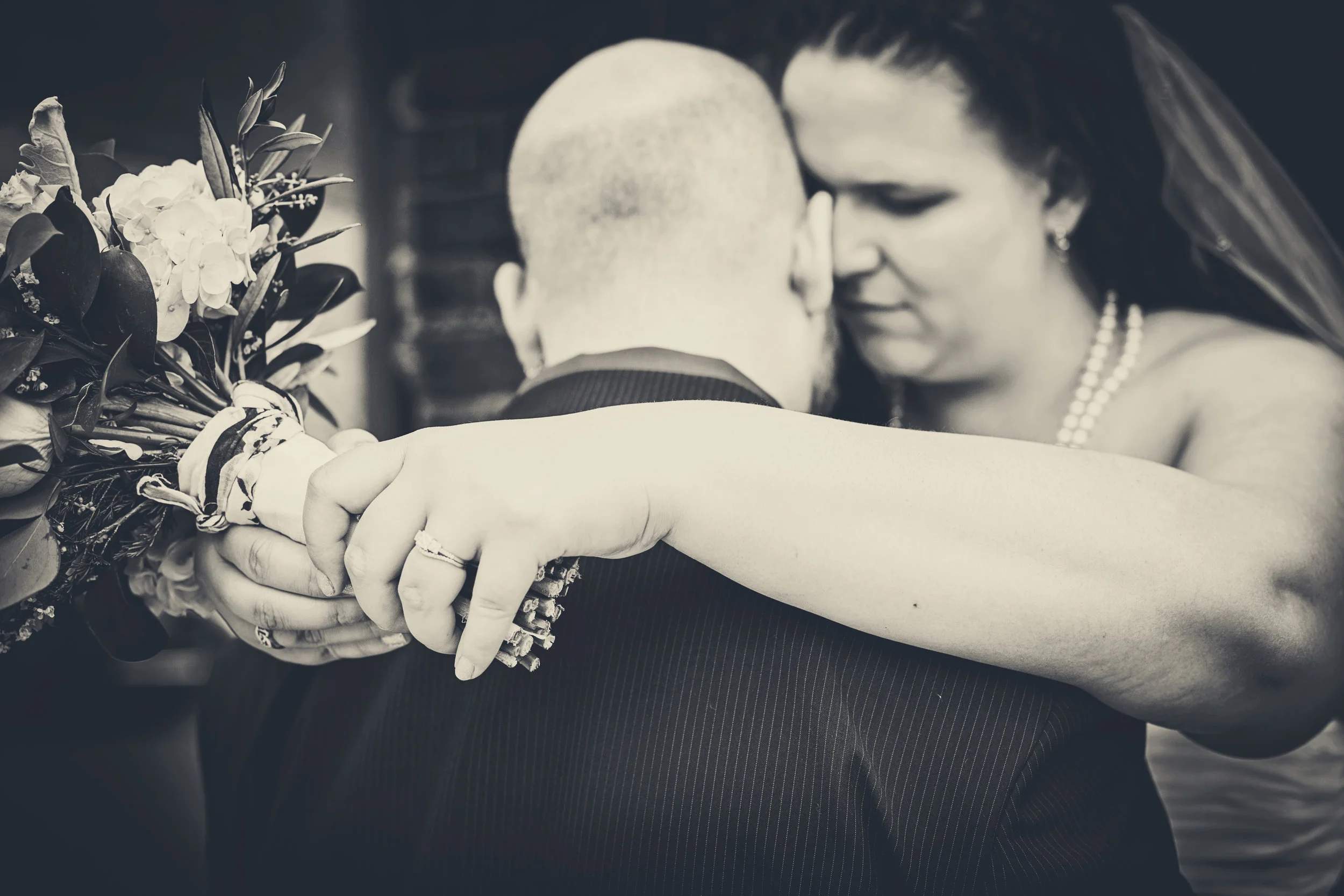 Post Season I Do’s in Red &amp; Blue: Andrea &amp; Ryan’s Budget-Friendly Wedding in KC