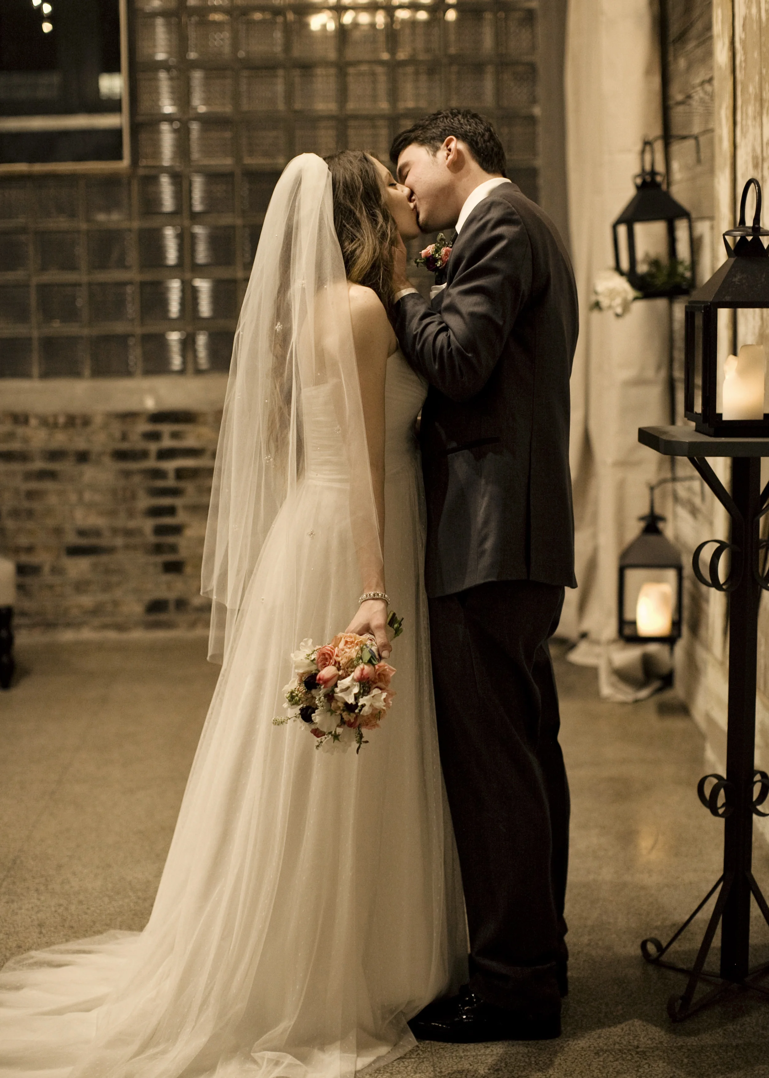 Kaelyn &amp; Alex Celebrate Their Winter Wedding at KC’s Only Pre-Decorated Wedding Venue