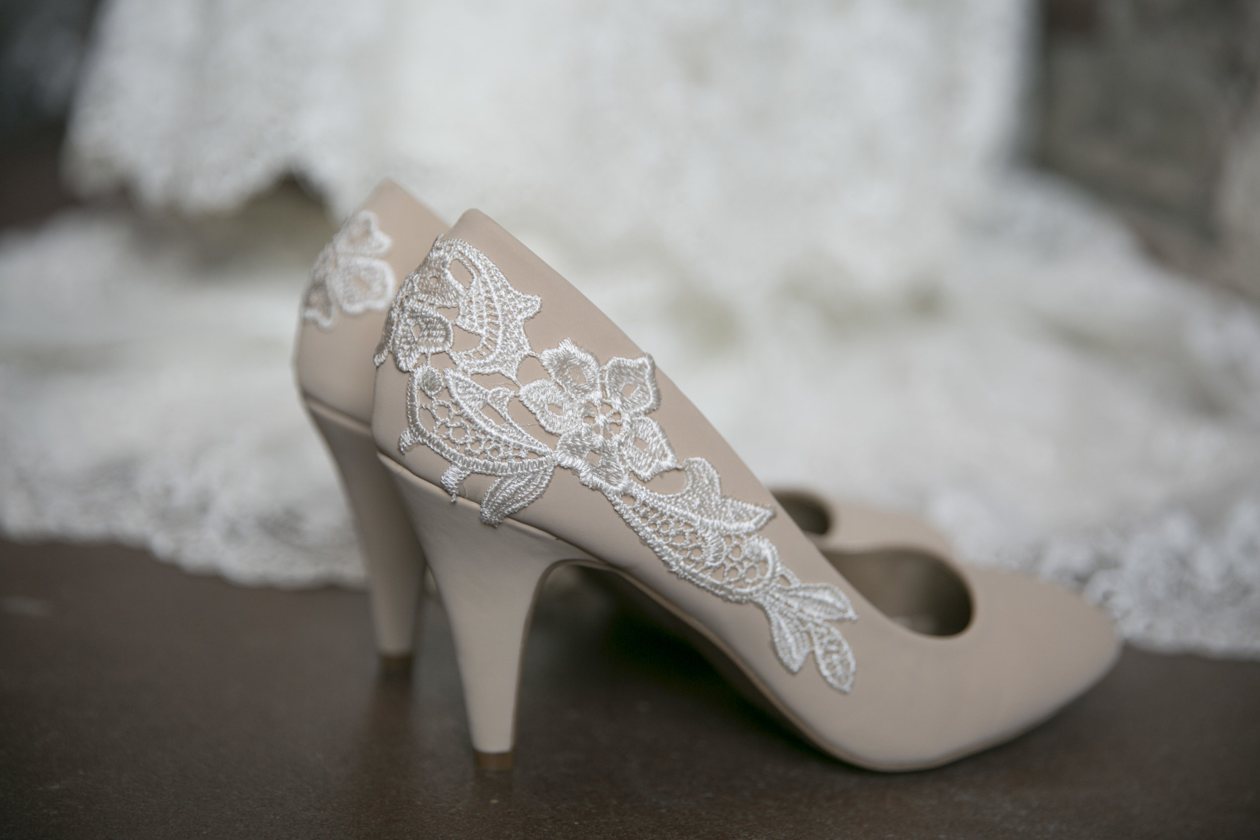 Alicia was decked out with lace from her dress to her shoes!