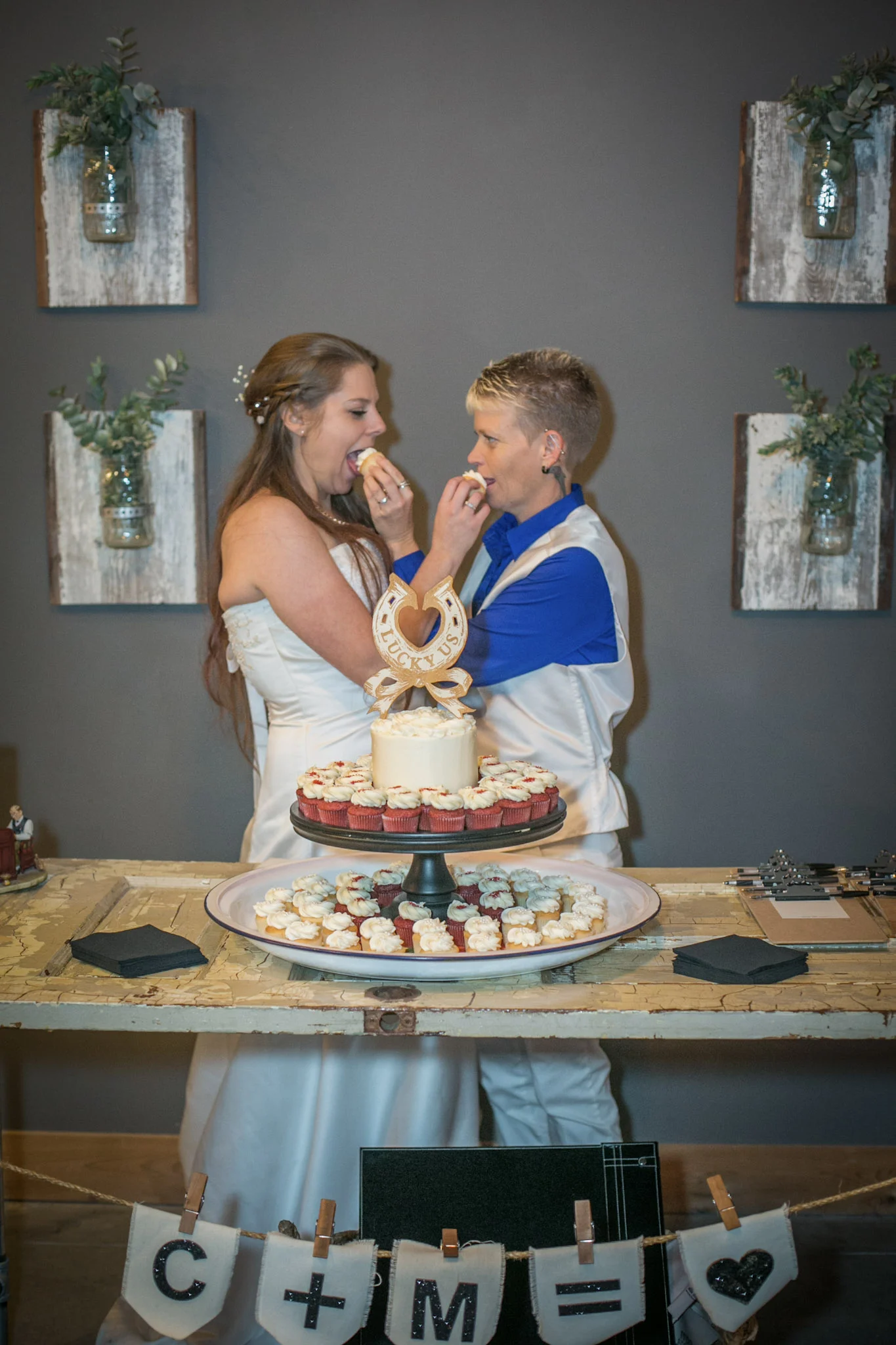 Christina&Monica-153.jpg