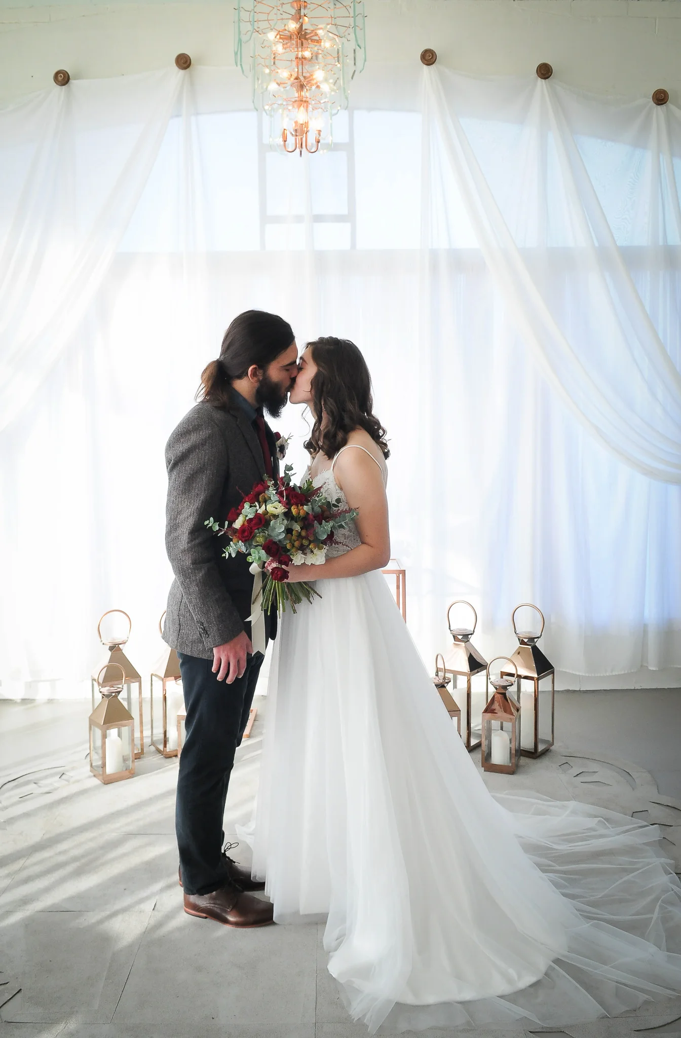 Merry &amp; Bright: Shelby &amp; Steven’s All-inclusive Wedding in KC