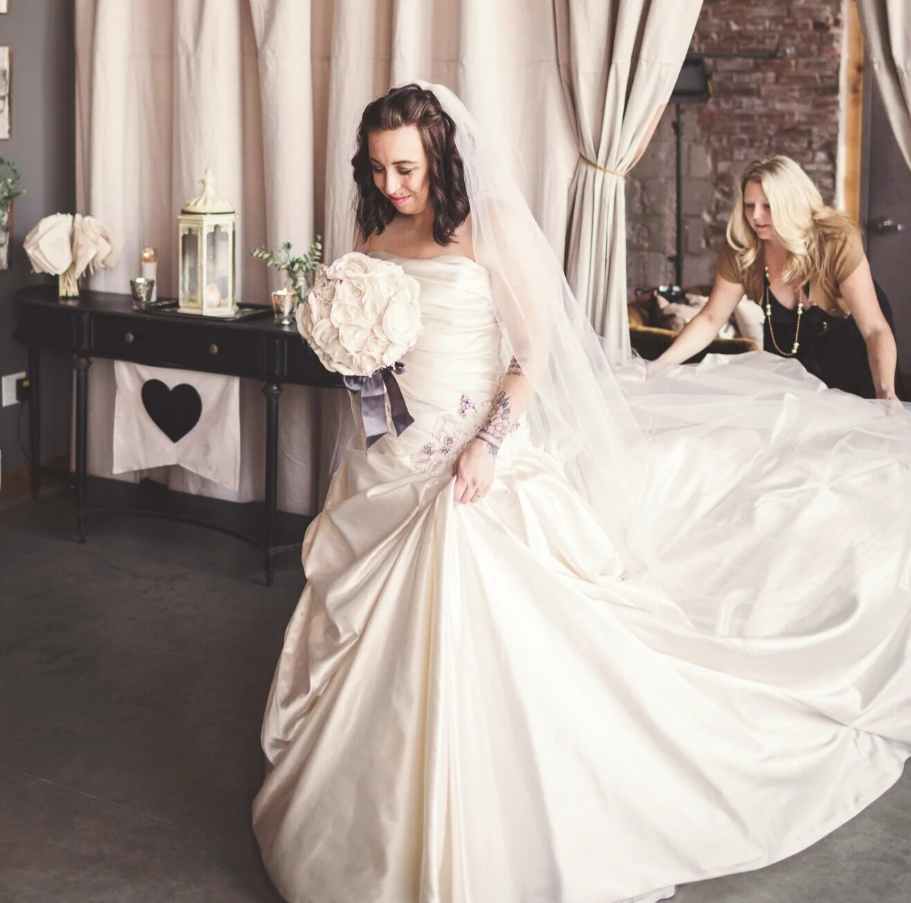 With elegance and grace, Linda makes her grand entrance before walking down the aisle to a classical composition.