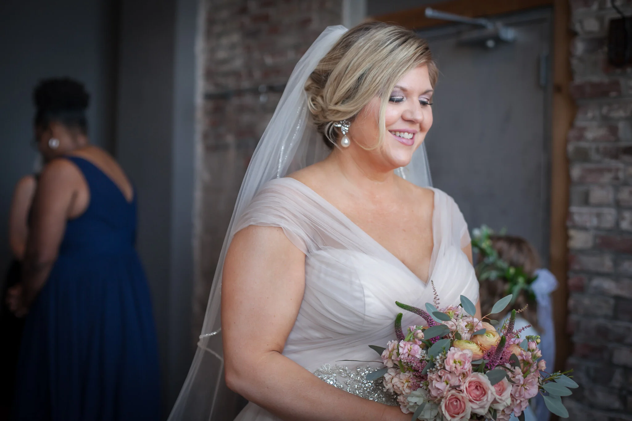 Amy&Arron-Kansas_City_Small_Wedding_Venue_The_Vow_Exchange_Chapel_38.jpg