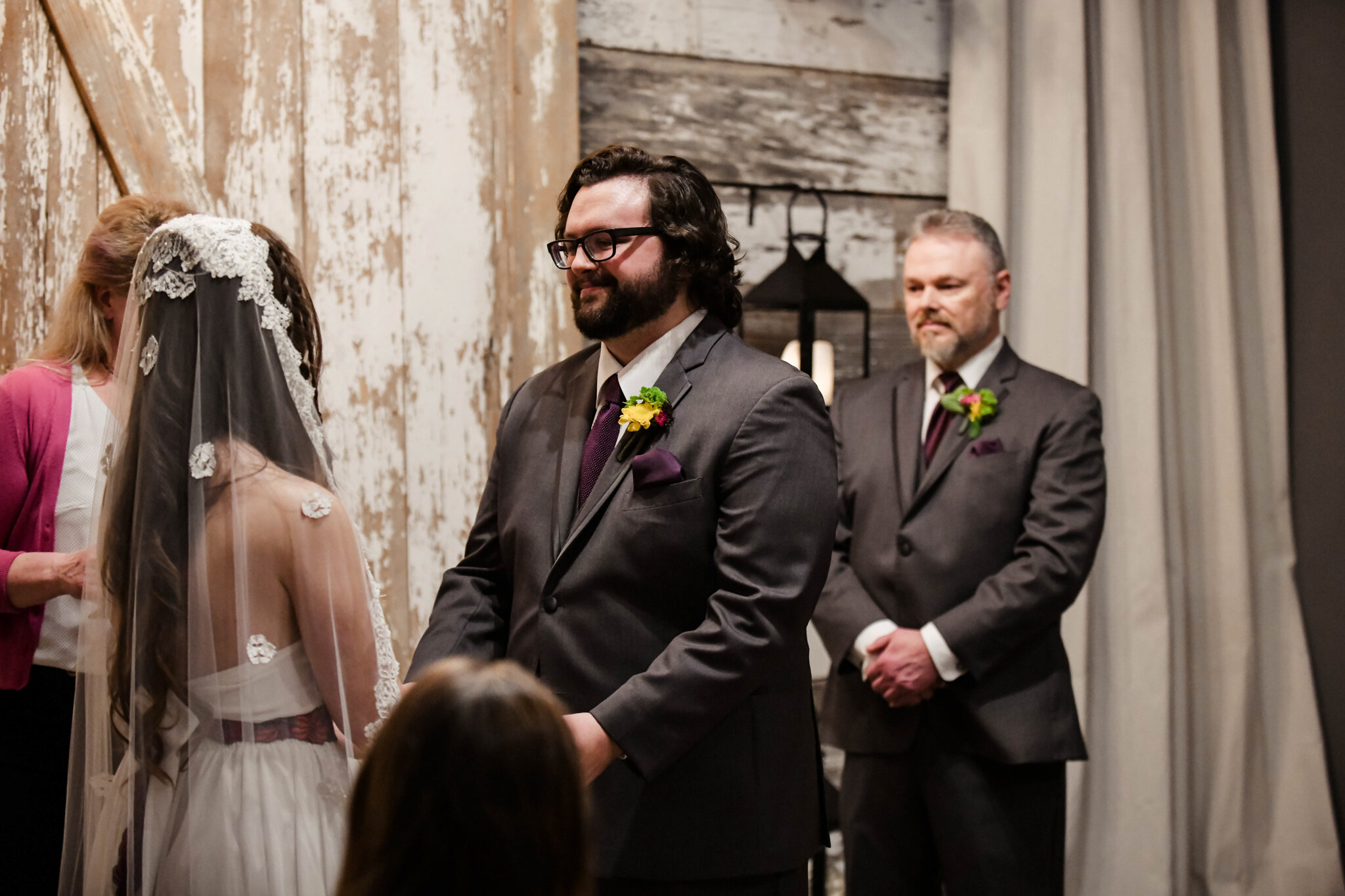 small_intimate_wedding_at_the_vow_exchange_chapel_kansas_city_mo_covid-19_coronavirus_wedding_DSC_1067.jpg