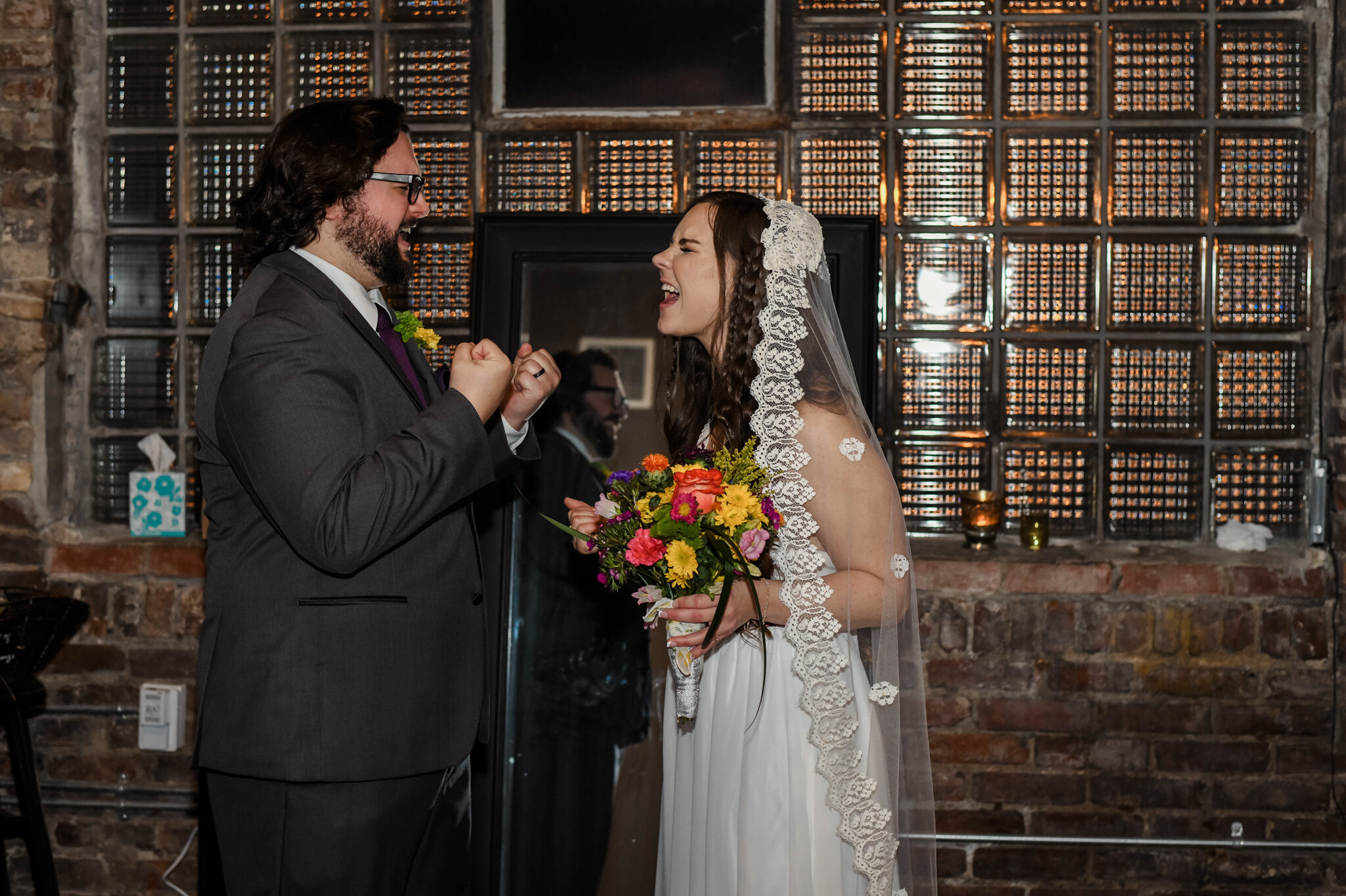 small_intimate_wedding_at_the_vow_exchange_chapel_kansas_city_mo_covid-19_coronavirus_wedding_DSC_1212.jpg