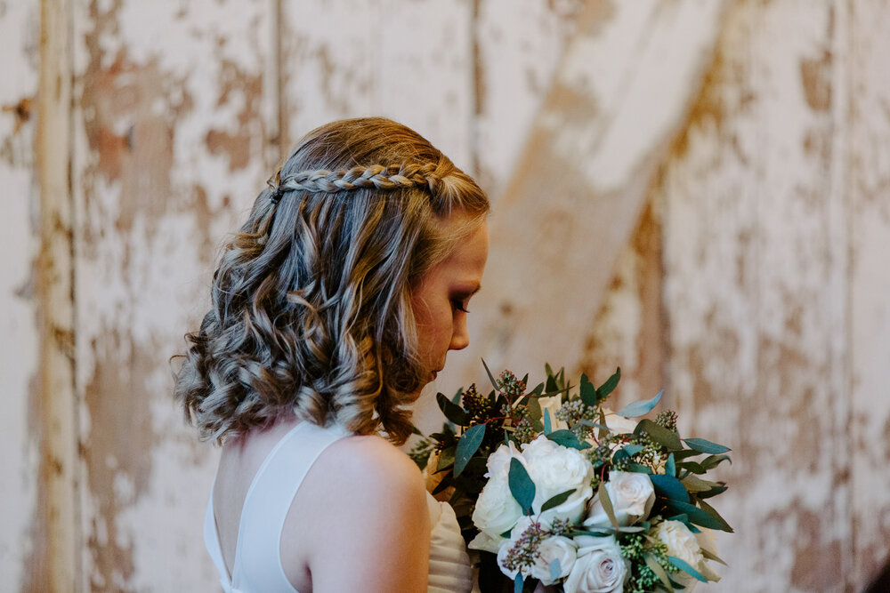 Cozy_Winter_Wedding_at_Intimate_Kansas_City_Missouri_Wedding_Venue_Varonnica&Skyler-105.jpg