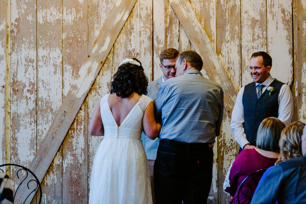 Cozy_Winter_Wedding_at_Intimate_Kansas_City_Missouri_Wedding_Venue_Varonnica&Skyler-095.jpg