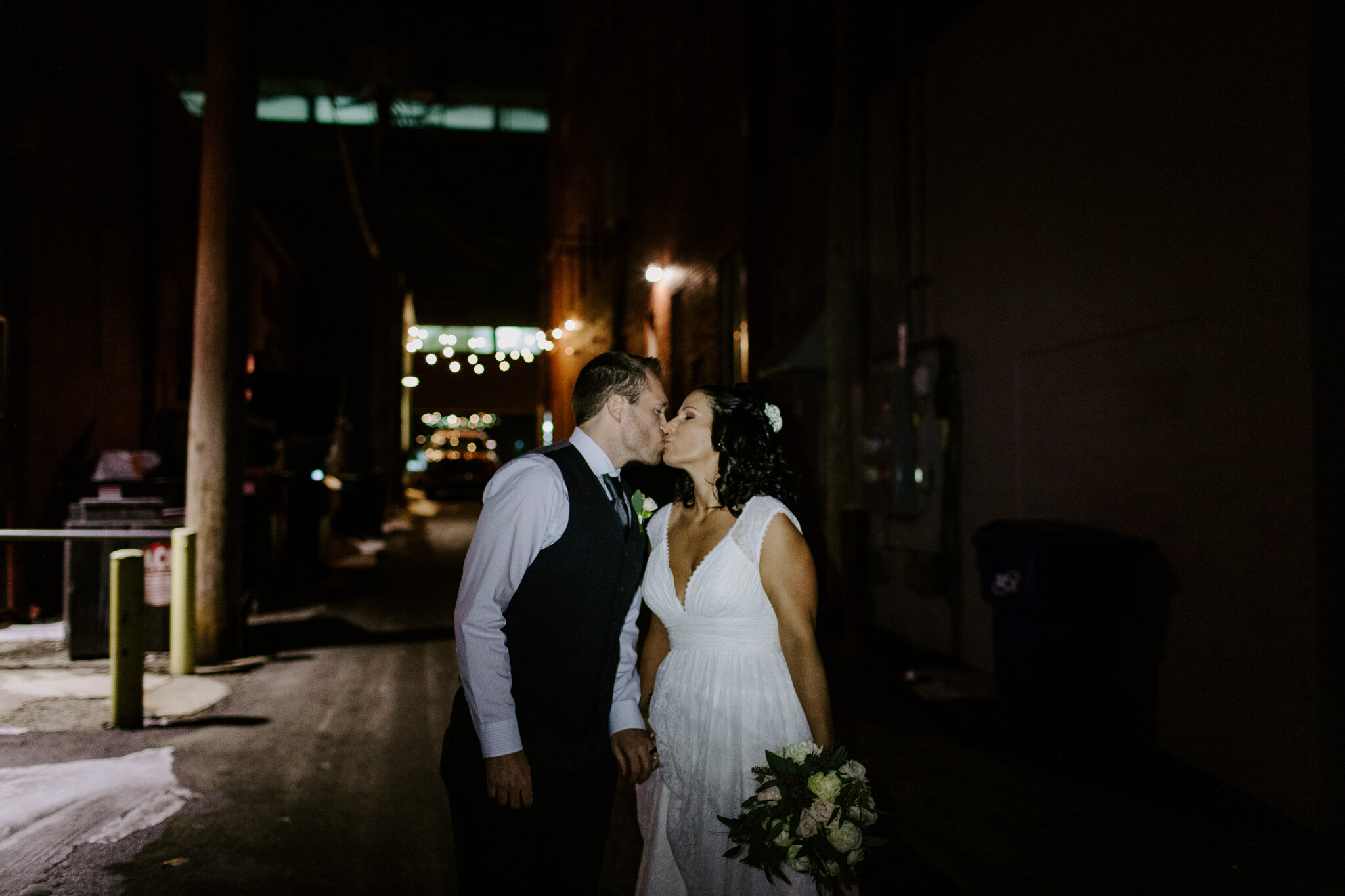 Cozy_Winter_Wedding_at_Intimate_Kansas_City_Missouri_Wedding_Venue_Varonnica&Skyler-244.jpg