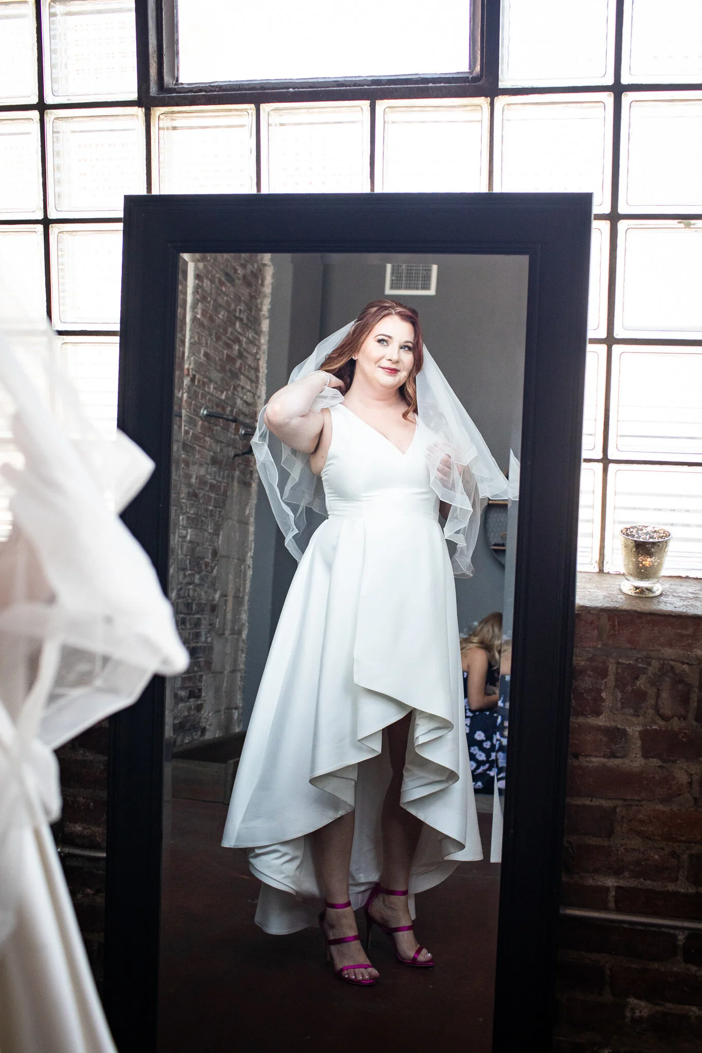 Maggie-Gulling-Des Moines-Iowa's-Best-Wedding-Photographer-and-Friend-For-Life-Anne Marie & John VX-49.jpg