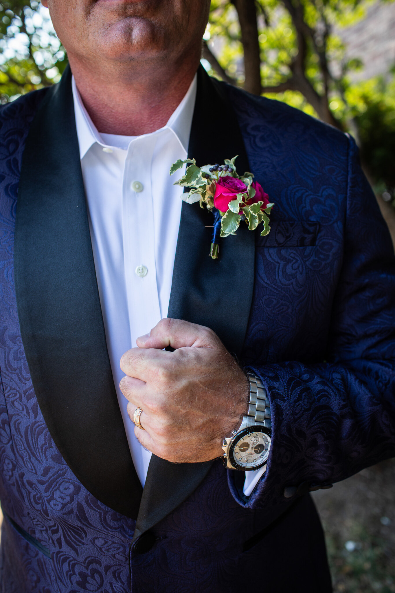 Maggie-Gulling-Des Moines-Iowa's-Best-Wedding-Photographer-and-Friend-For-Life-Anne Marie & John VX-213.jpg