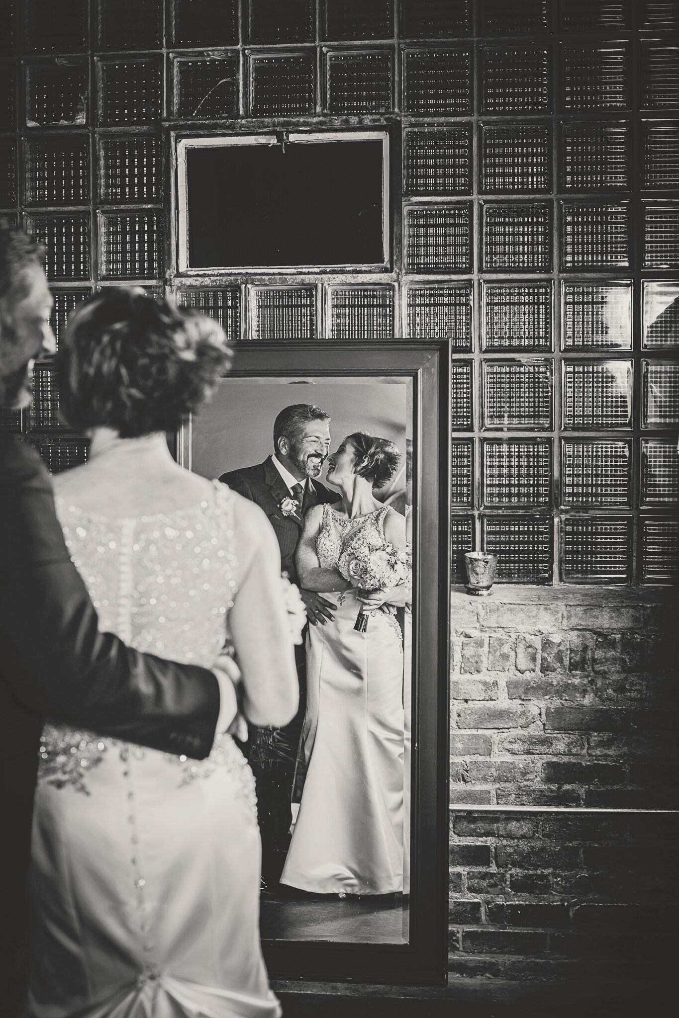Maggie-Gulling-Des Moines-Iowa's-Best-Wedding-Photographer-and-Friend-For-Life-Raf&Sarah-118b.jpg