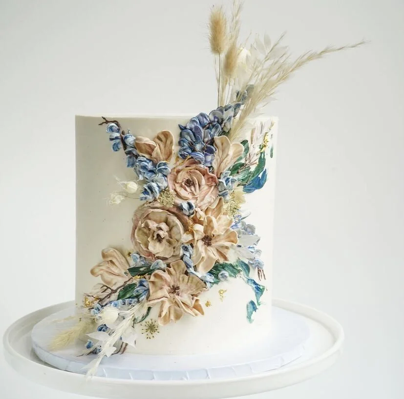 Small Wedding Trends: Creative Single Tier Cakes